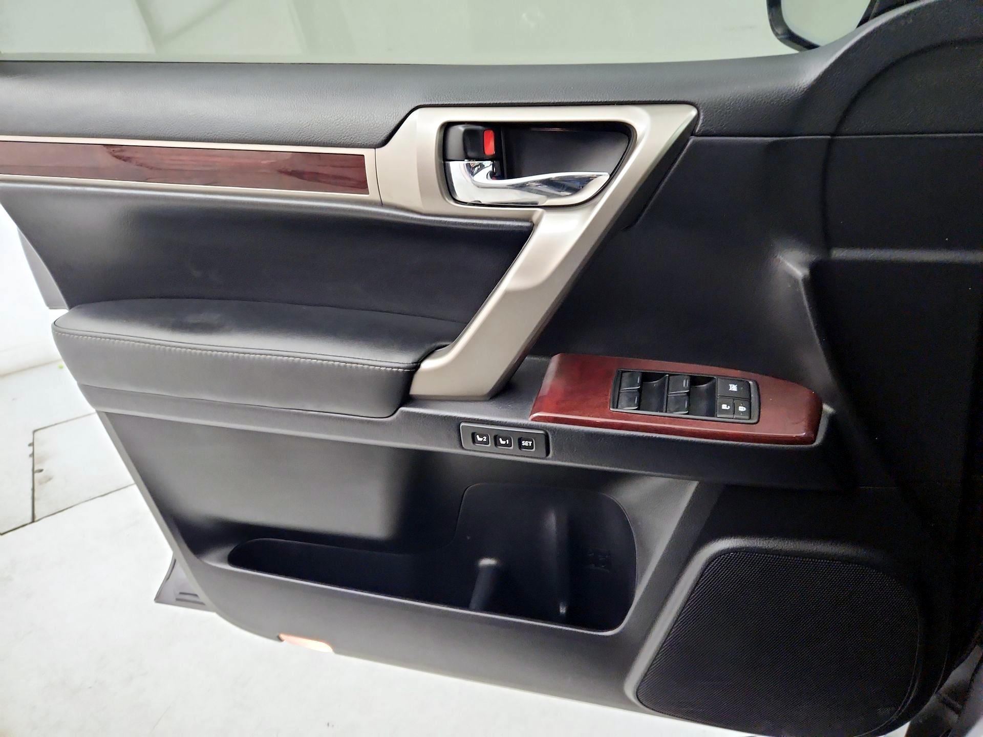 Thumbnail: 2015 Lexus GX - 12