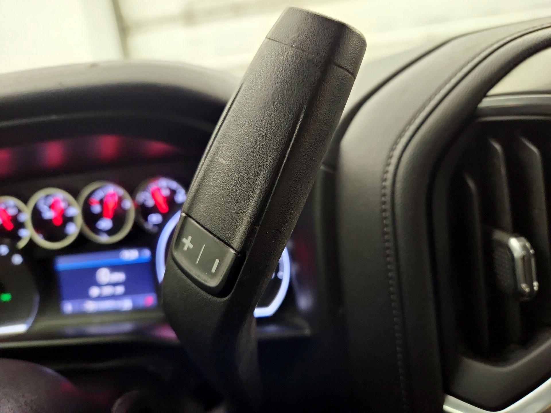 Thumbnail: 2019 Chevrolet Silverado 1500 - 17