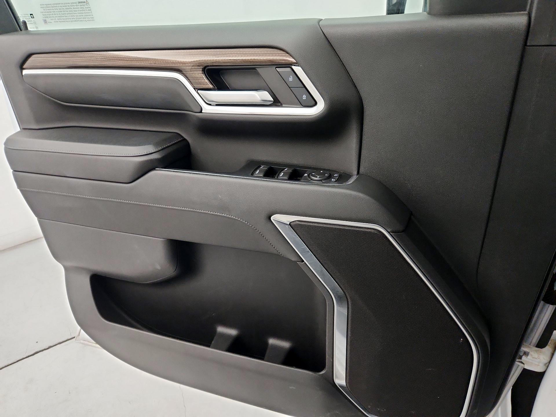 Thumbnail: 2024 Chevrolet Silverado 2500 - 12