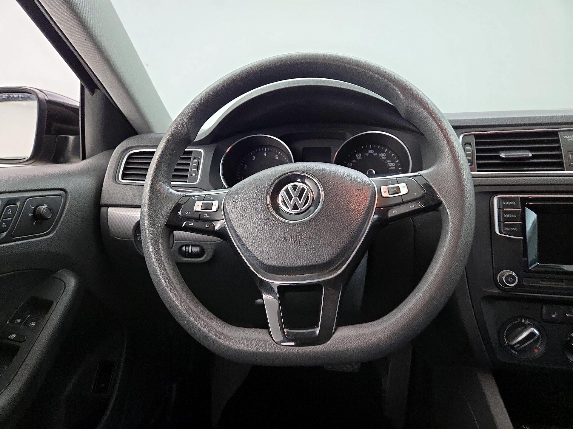 Thumbnail: 2018 Volkswagen Jetta - 10