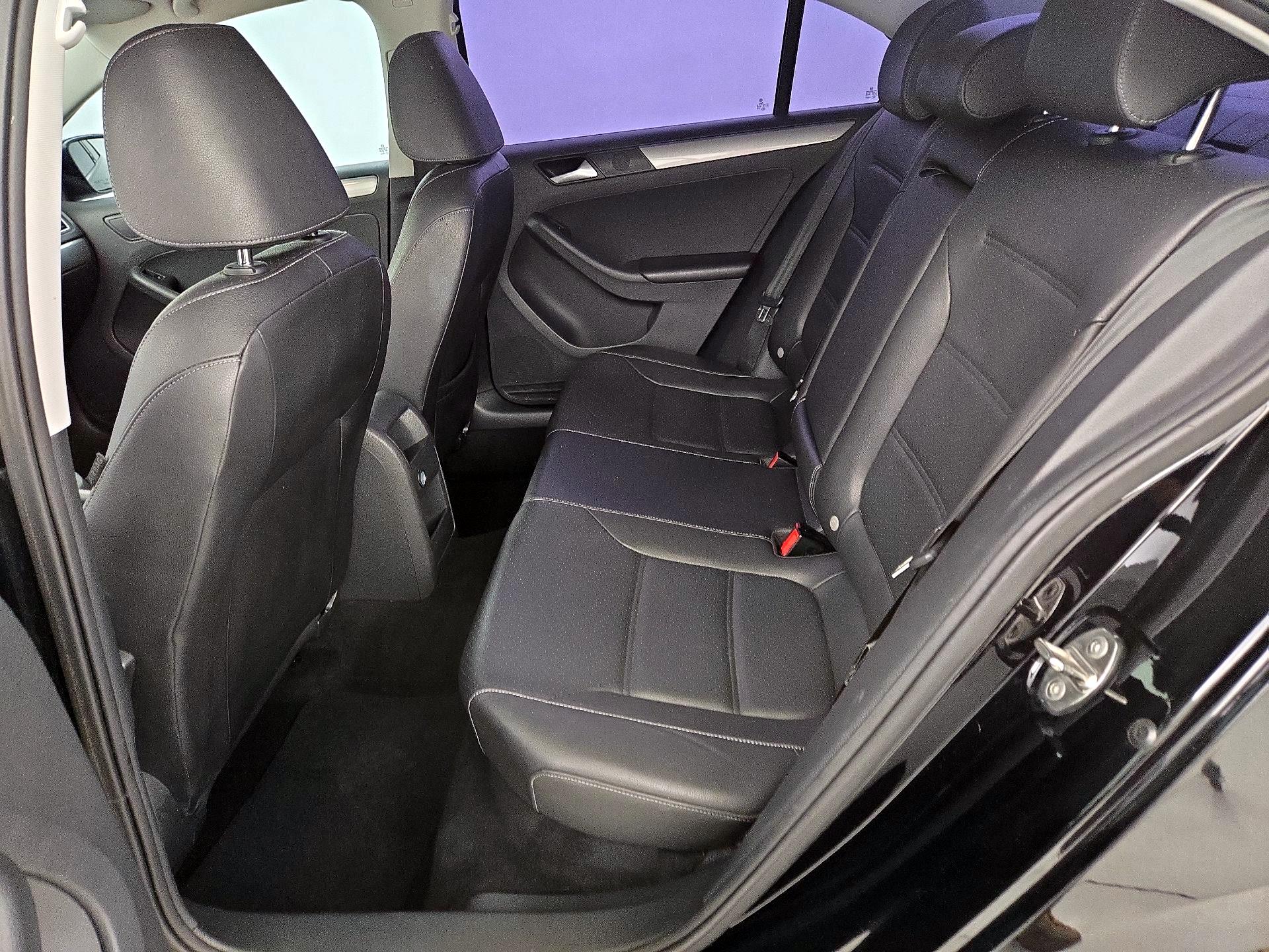 Thumbnail: 2018 Volkswagen Jetta - 19