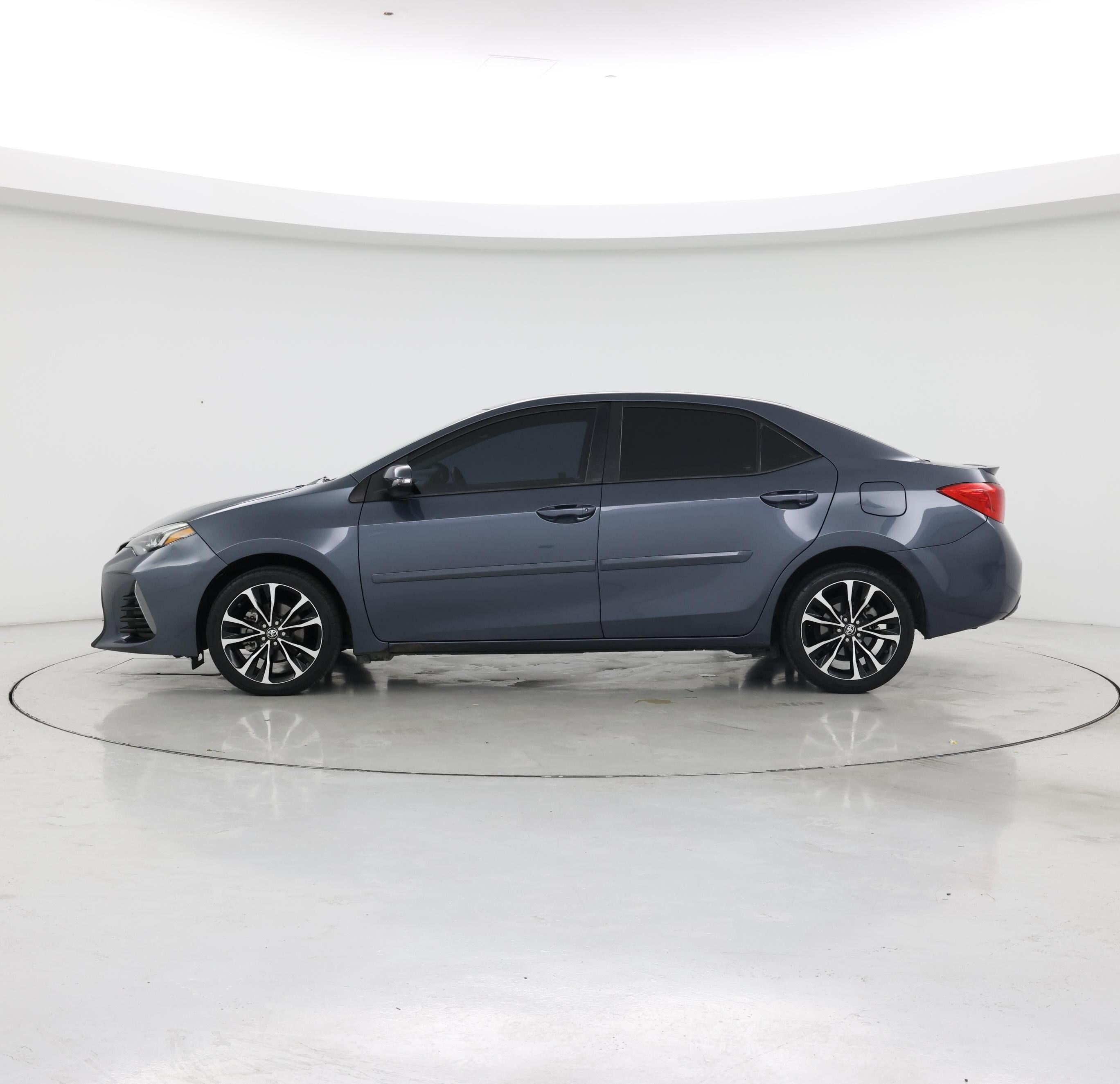 Thumbnail: 2018 Toyota Corolla - 3