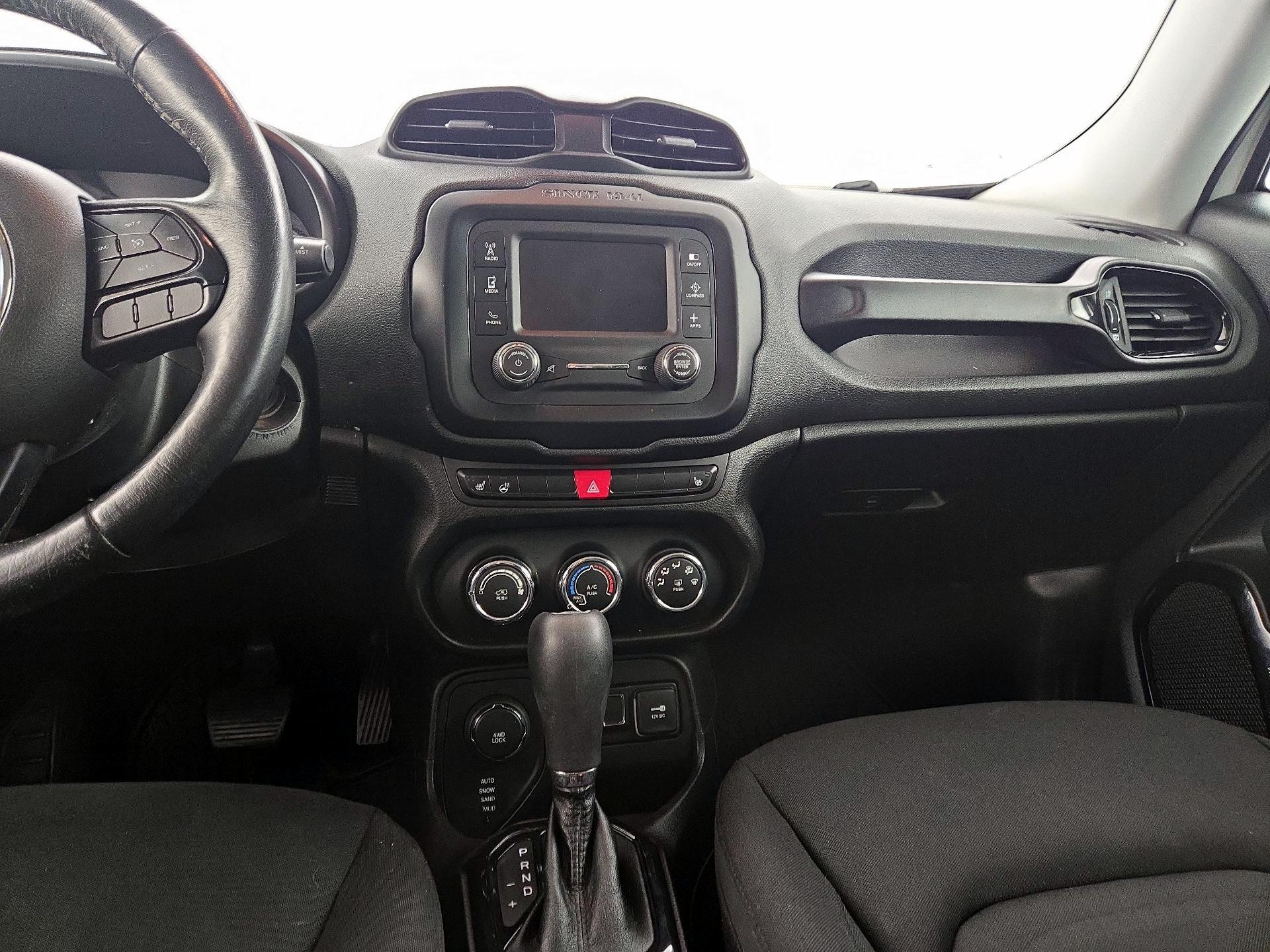 Thumbnail: 2017 Jeep Renegade - 9