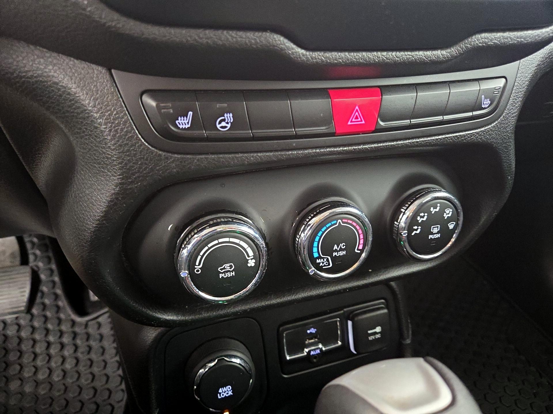 Thumbnail: 2017 Jeep Renegade - 16