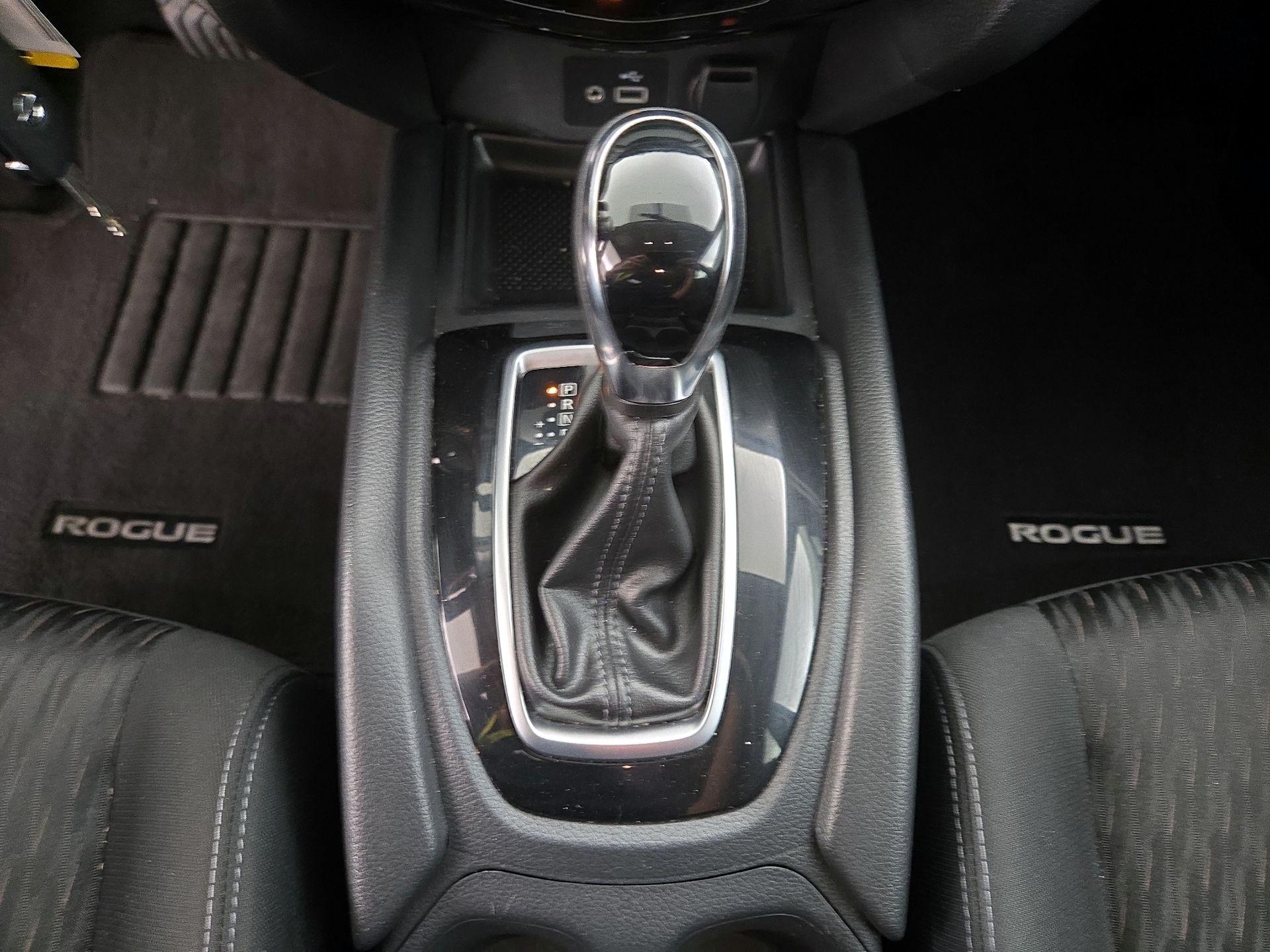 Thumbnail: 2018 Nissan Rogue - 17