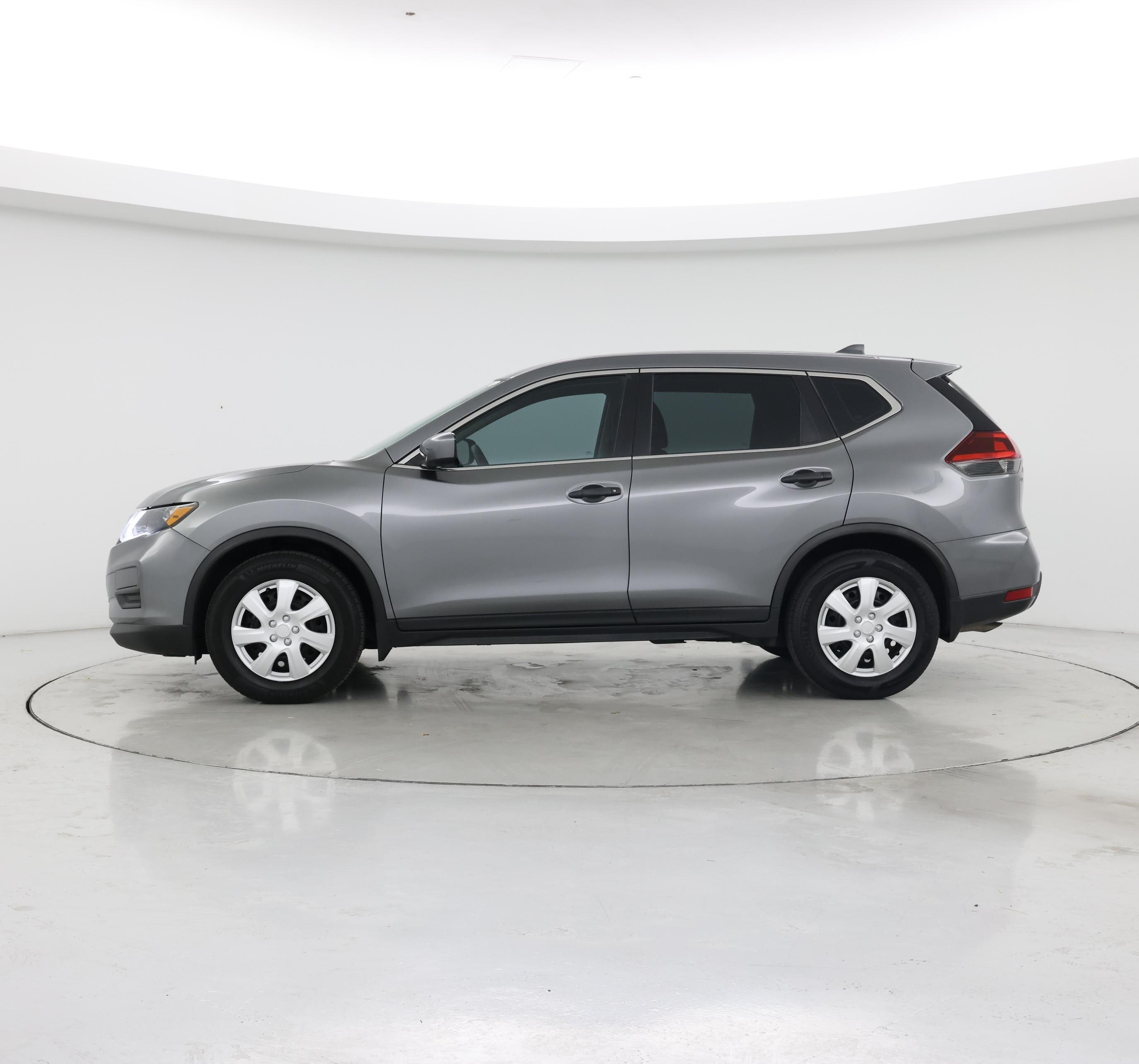 Thumbnail: 2018 Nissan Rogue - 3