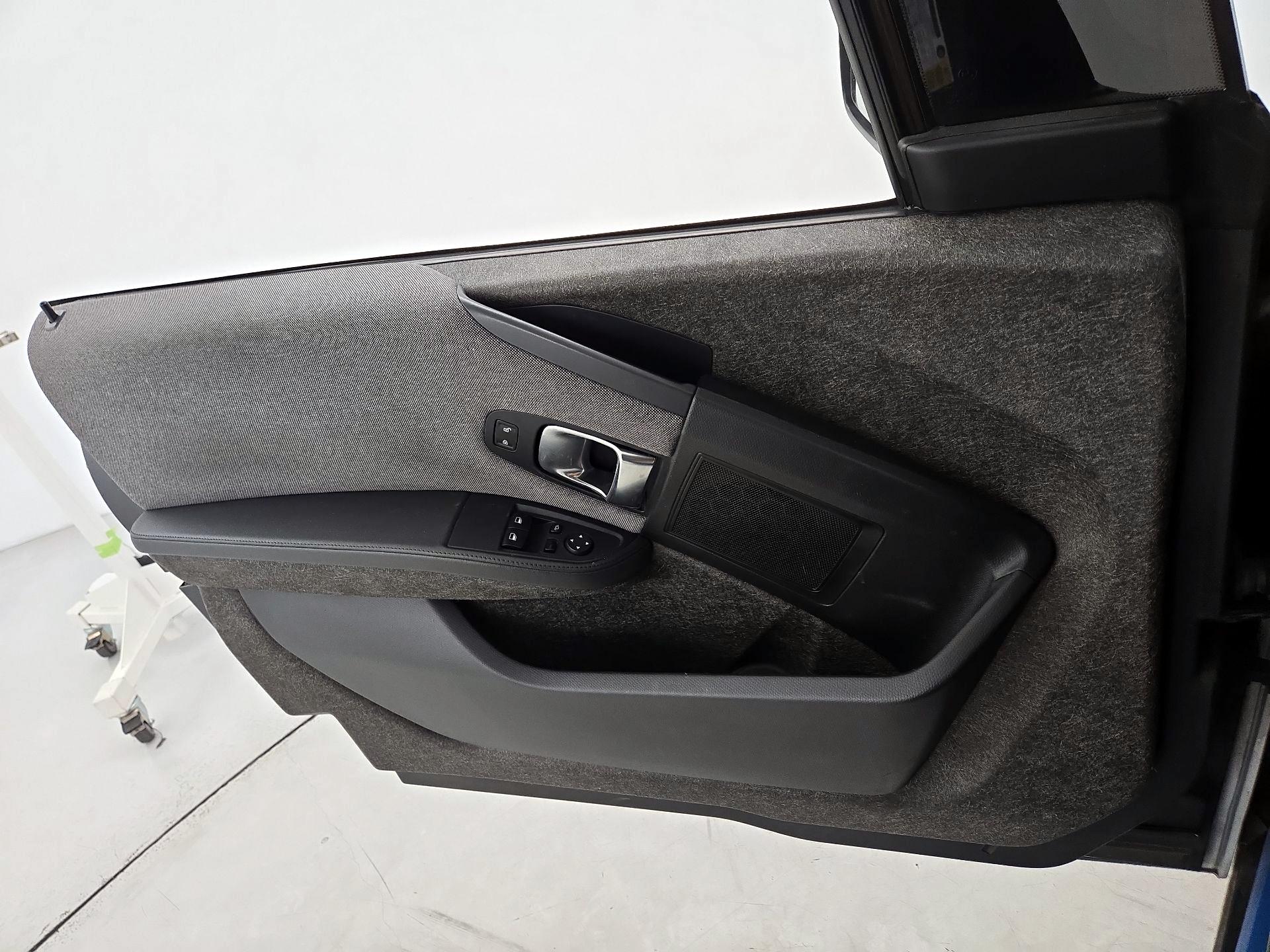 Thumbnail: 2018 BMW i3 - 12