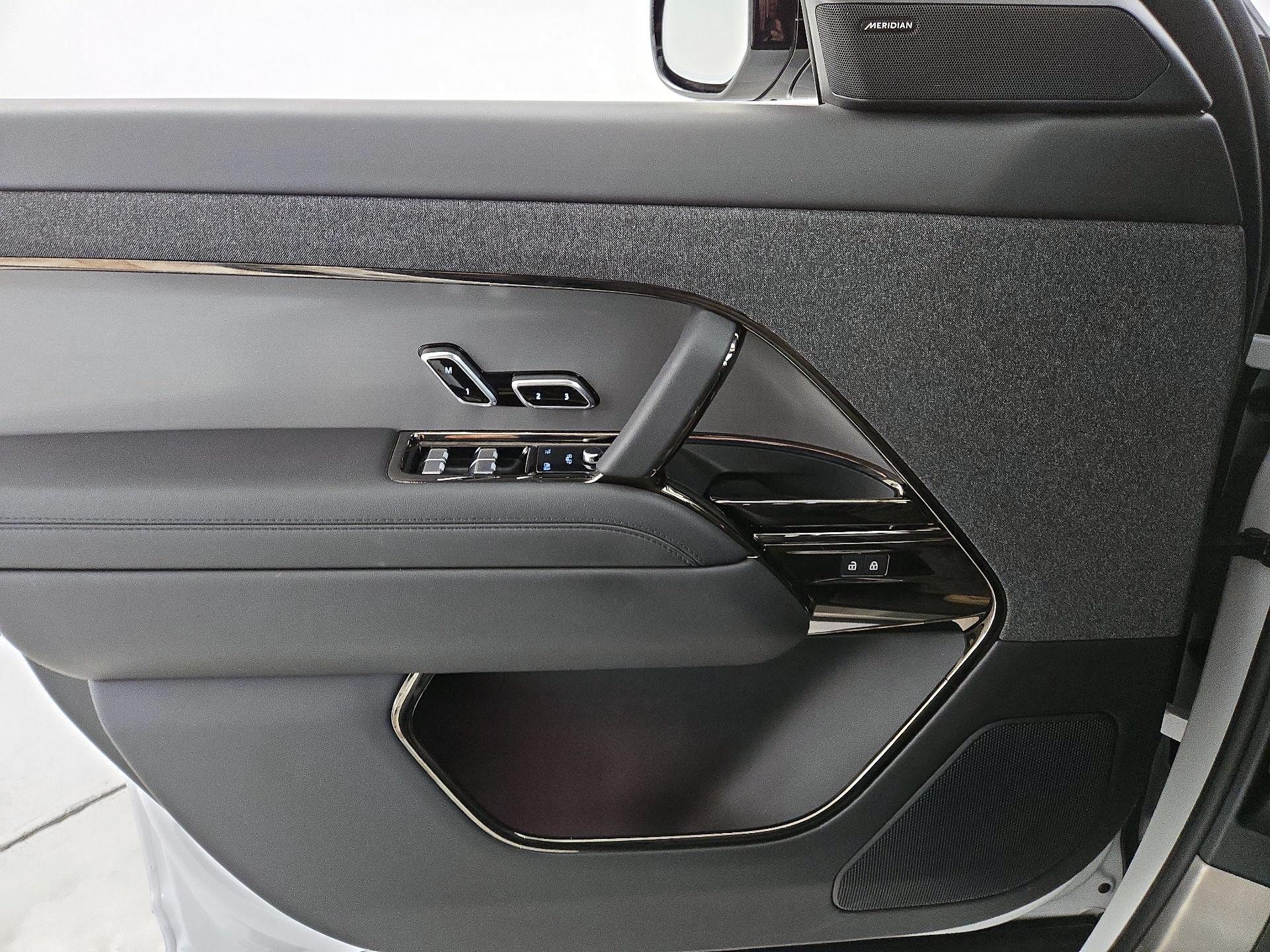 Thumbnail: 2023 Land Rover Range Rover Sport - 12