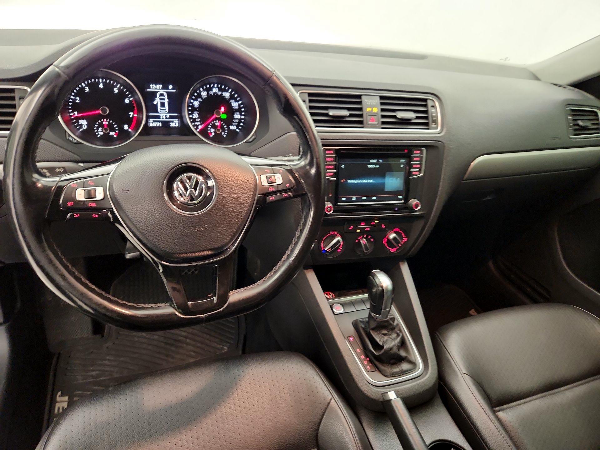Thumbnail: 2017 Volkswagen Jetta - 9