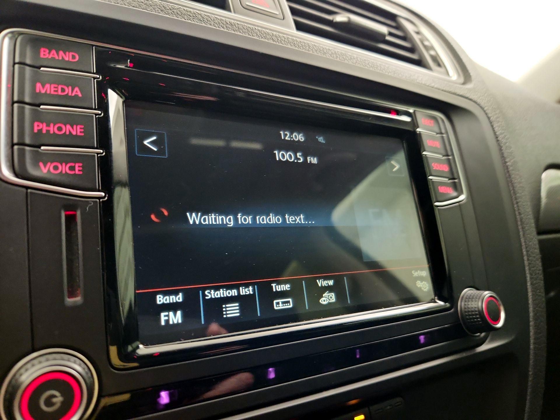 Thumbnail: 2017 Volkswagen Jetta - 15