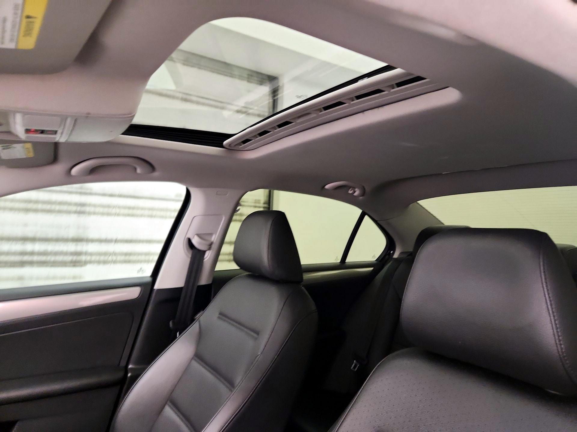 Thumbnail: 2017 Volkswagen Jetta - 18