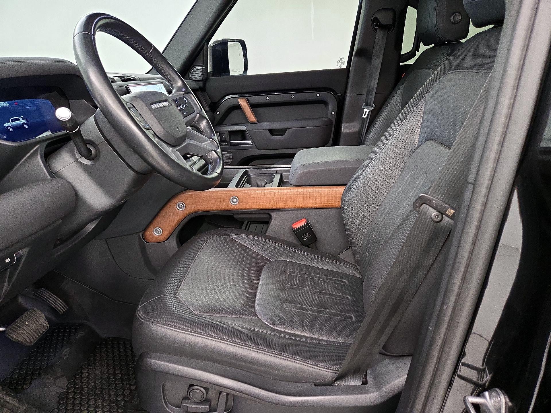 Thumbnail: 2022 Land Rover Defender - 11
