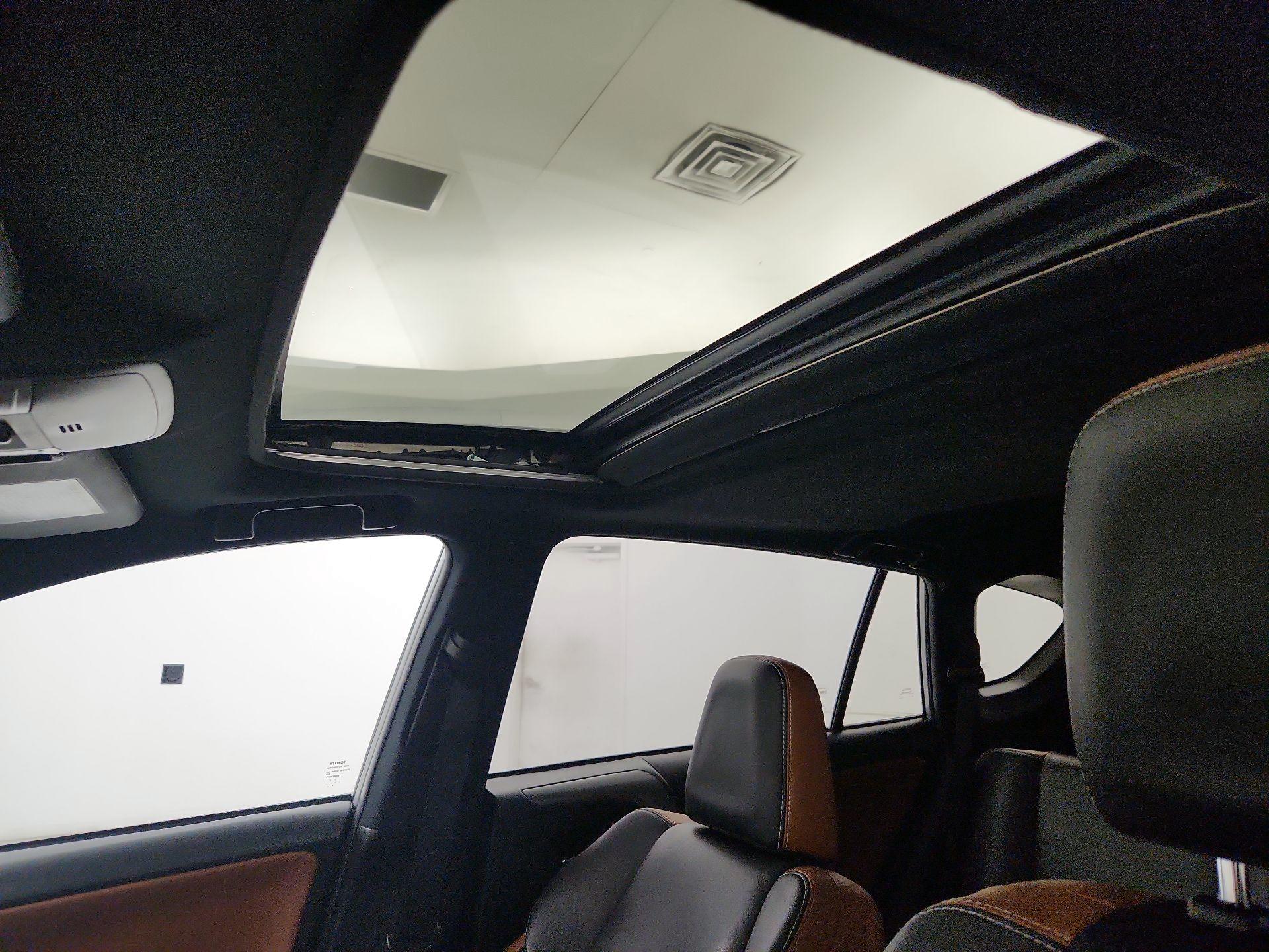 Thumbnail: 2016 Toyota RAV4 - 19
