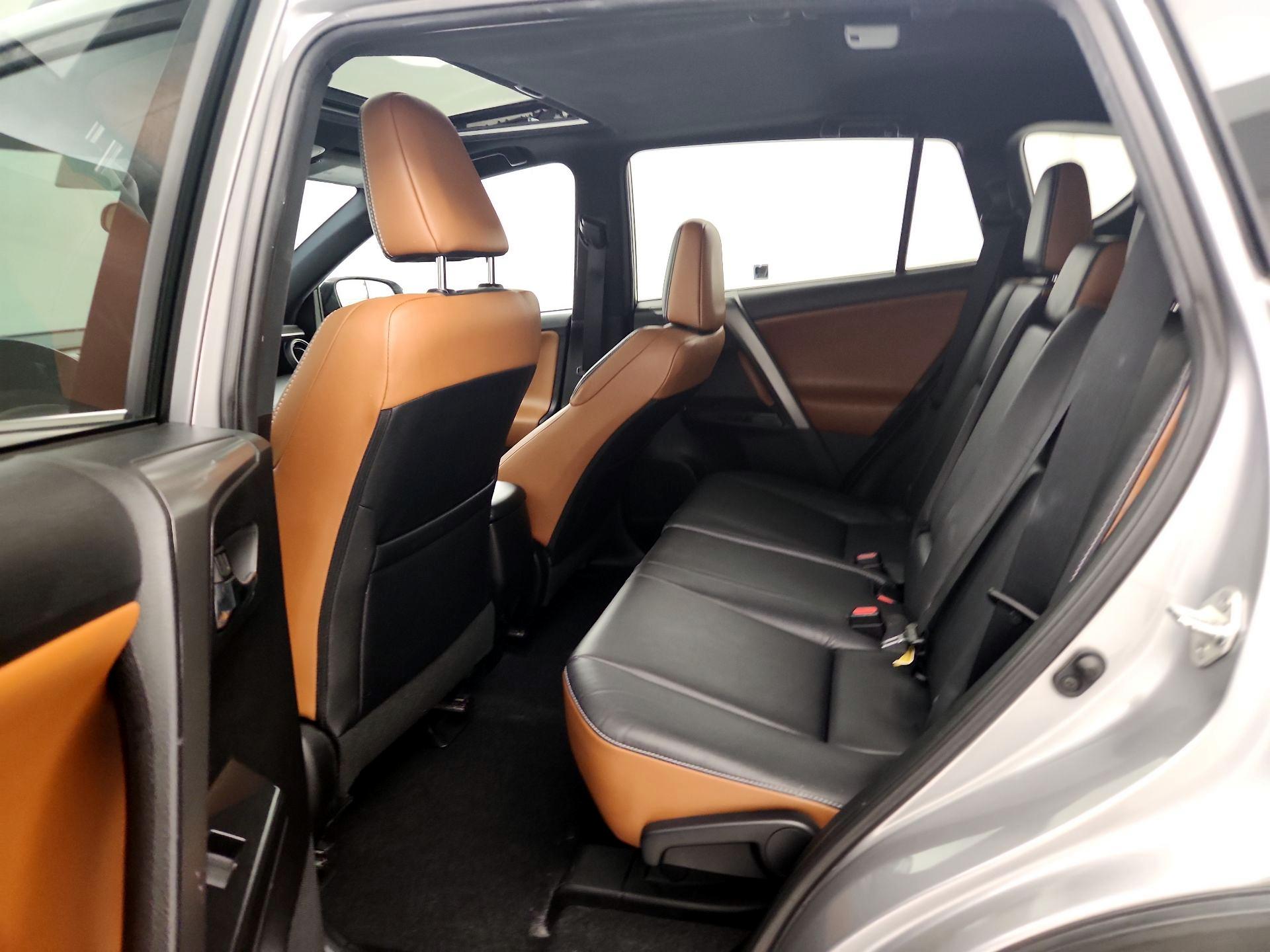 Thumbnail: 2016 Toyota RAV4 - 20