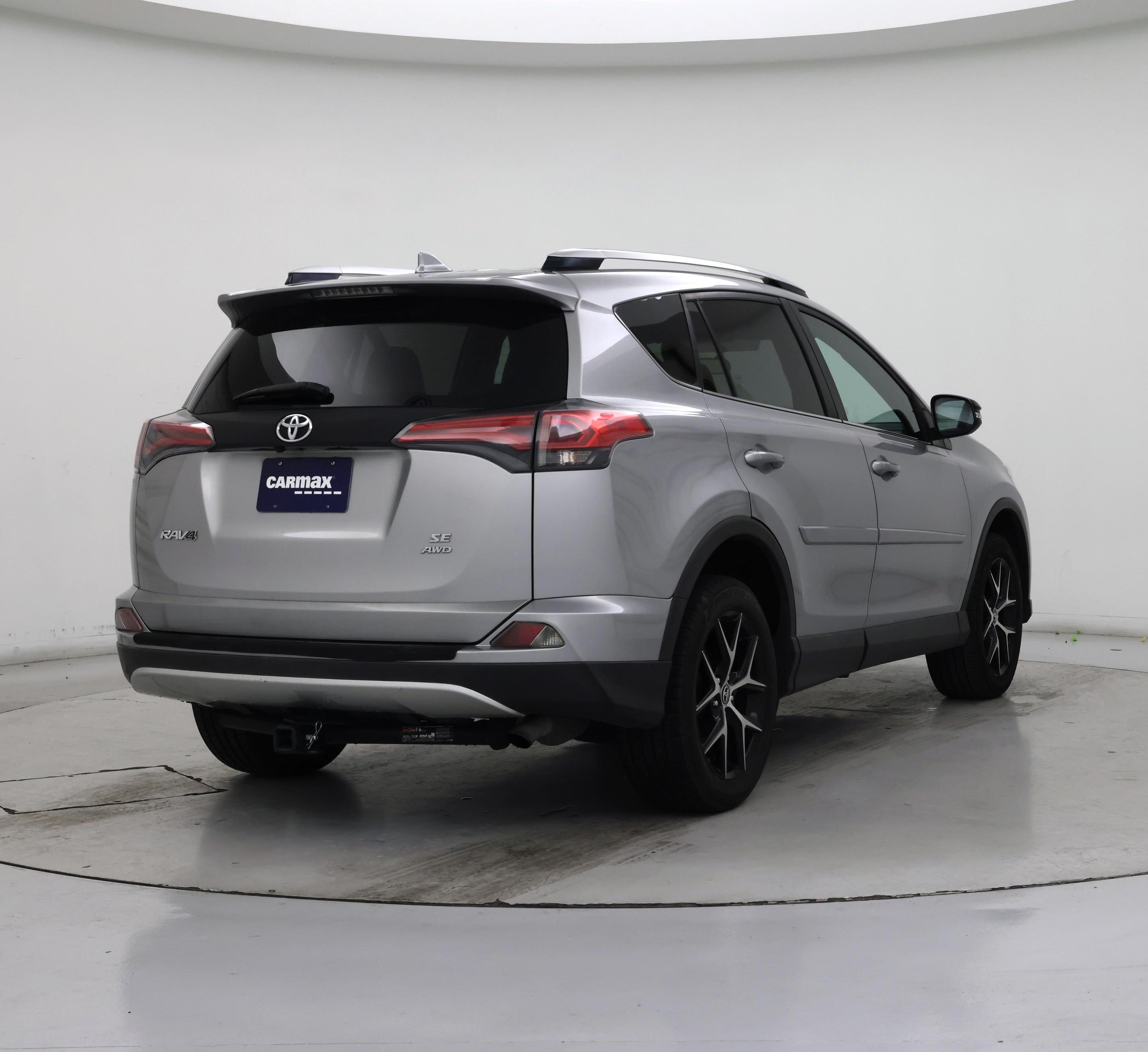 Thumbnail: 2016 Toyota RAV4 - 8