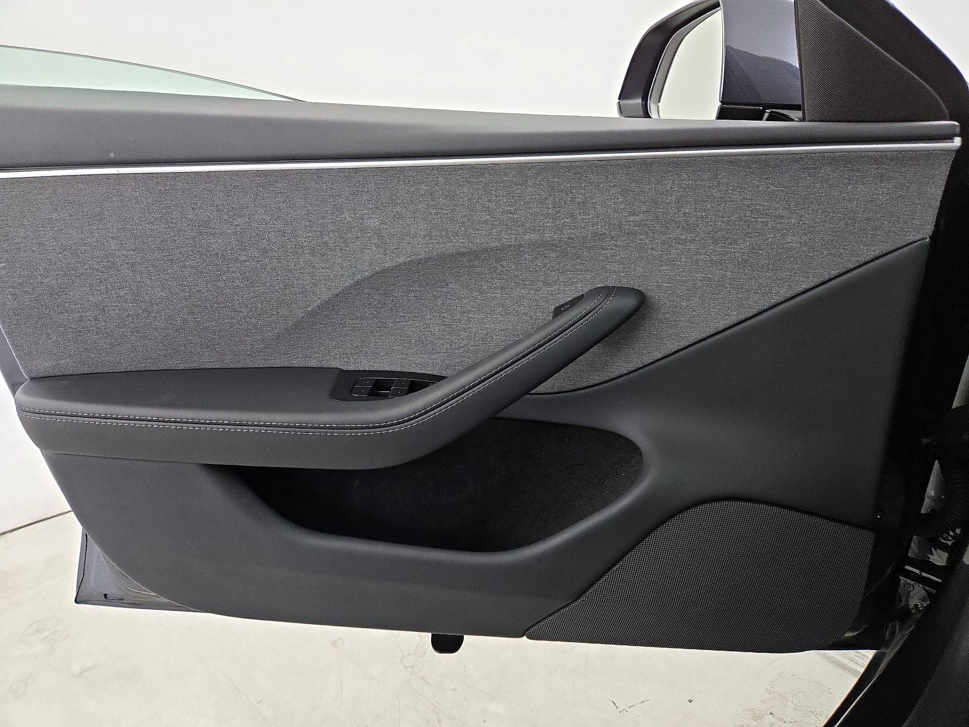 Thumbnail: 2025 Tesla Model 3 - 12