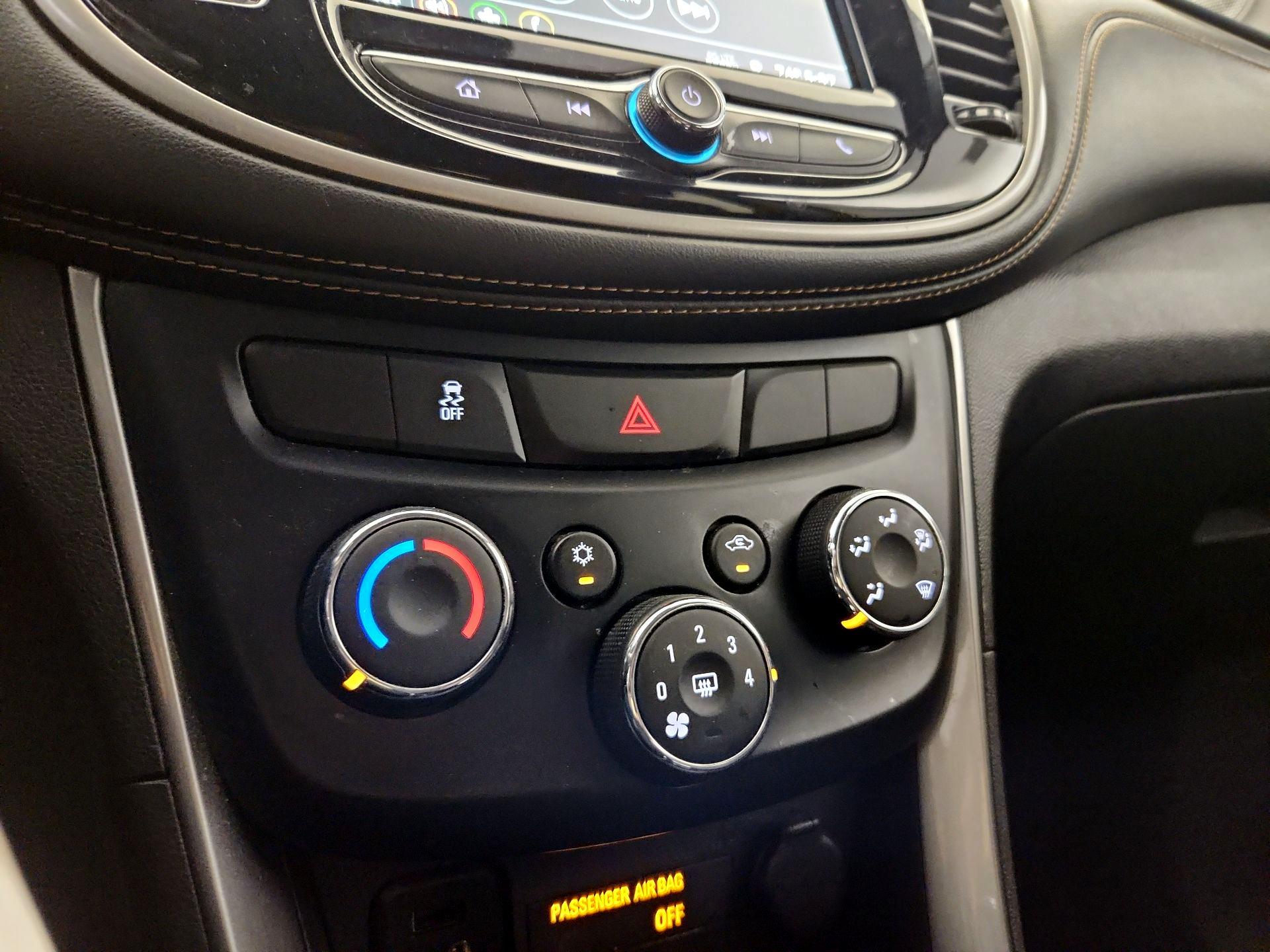 Thumbnail: 2019 Chevrolet Trax - 16