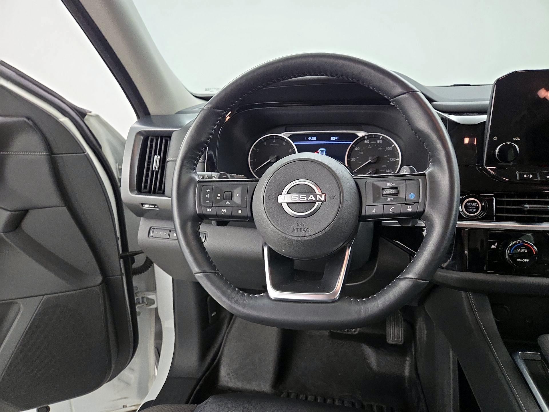Thumbnail: 2023 Nissan Pathfinder - 10