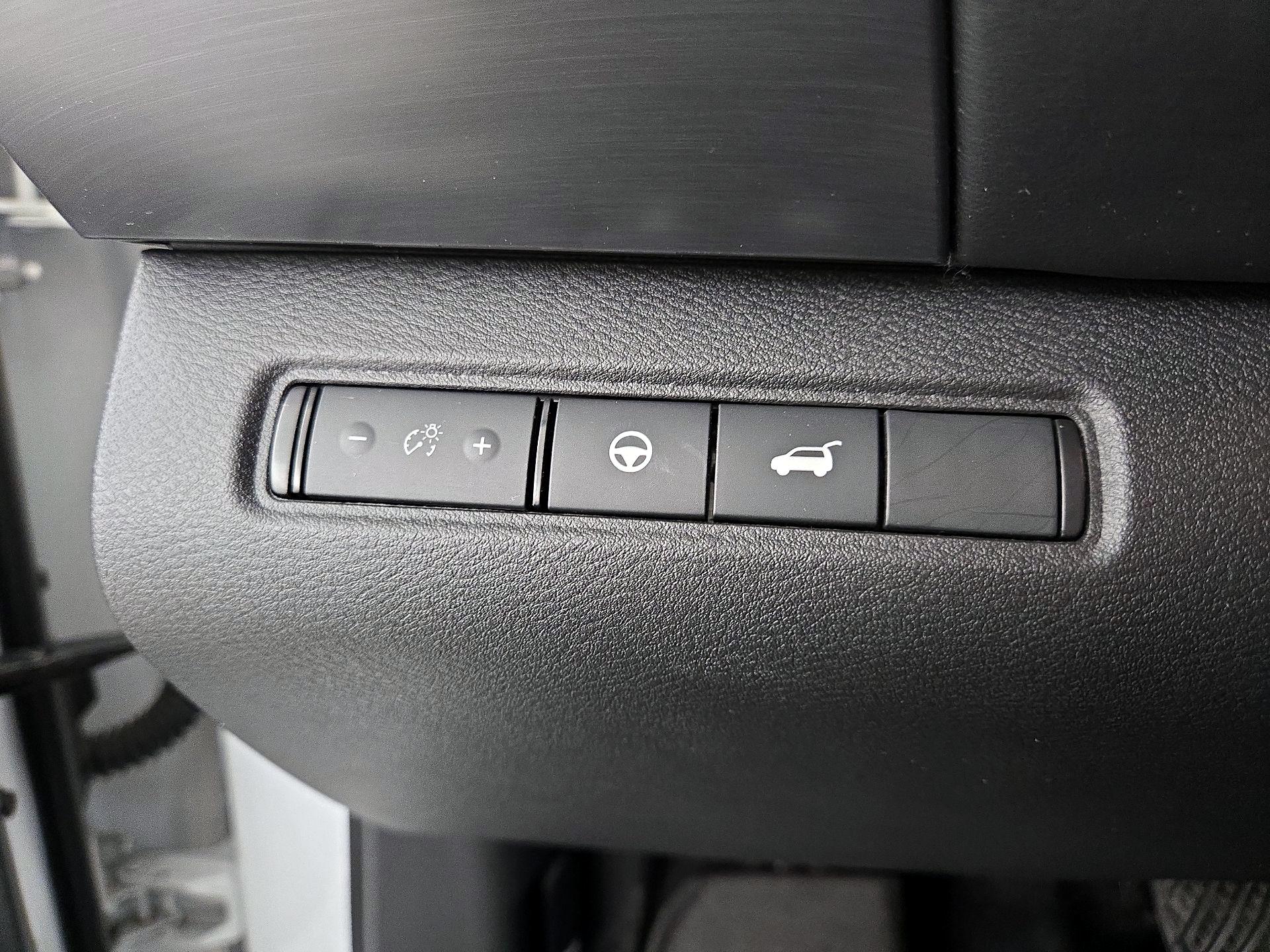 Thumbnail: 2023 Nissan Pathfinder - 13