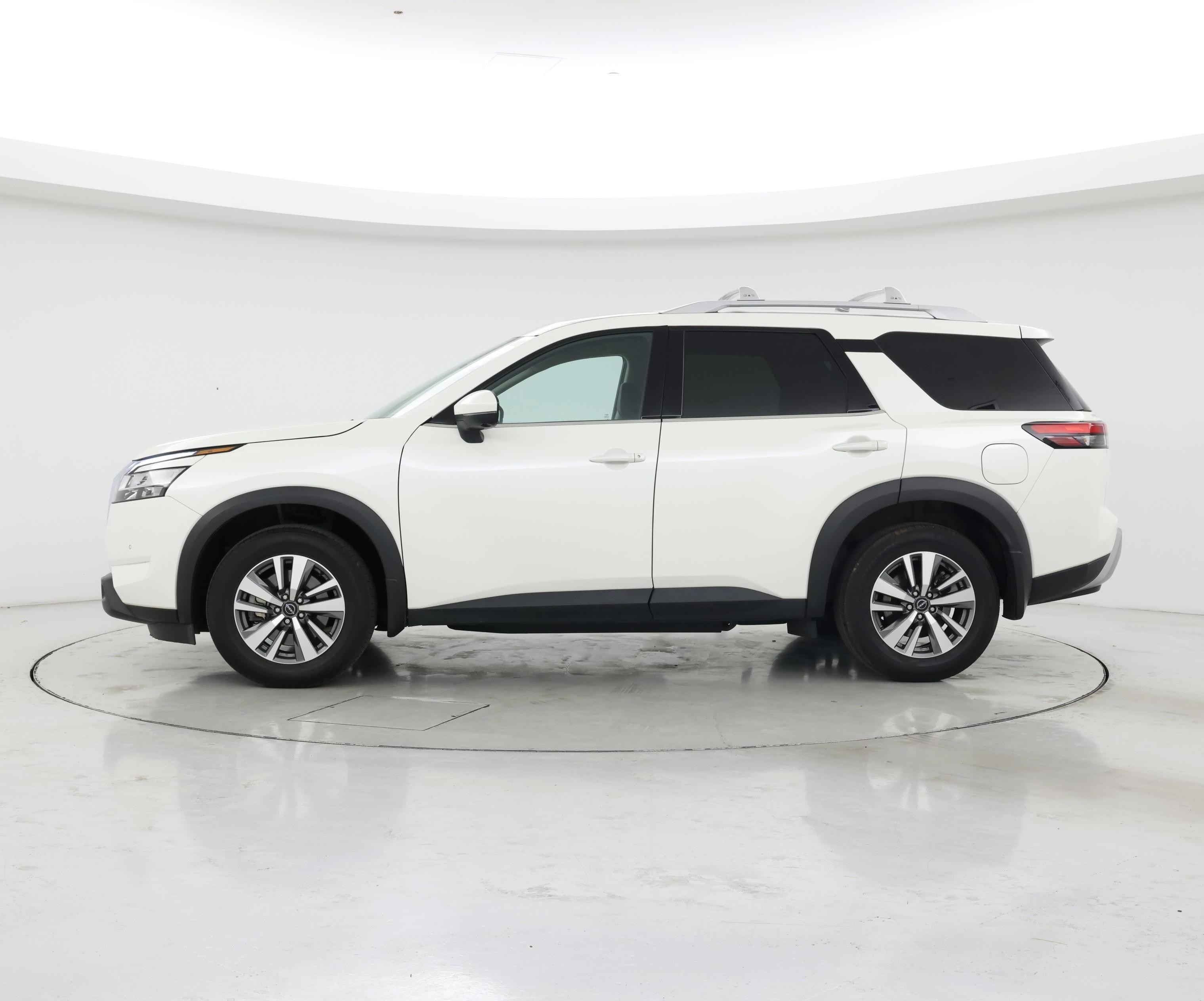 Thumbnail: 2023 Nissan Pathfinder - 3