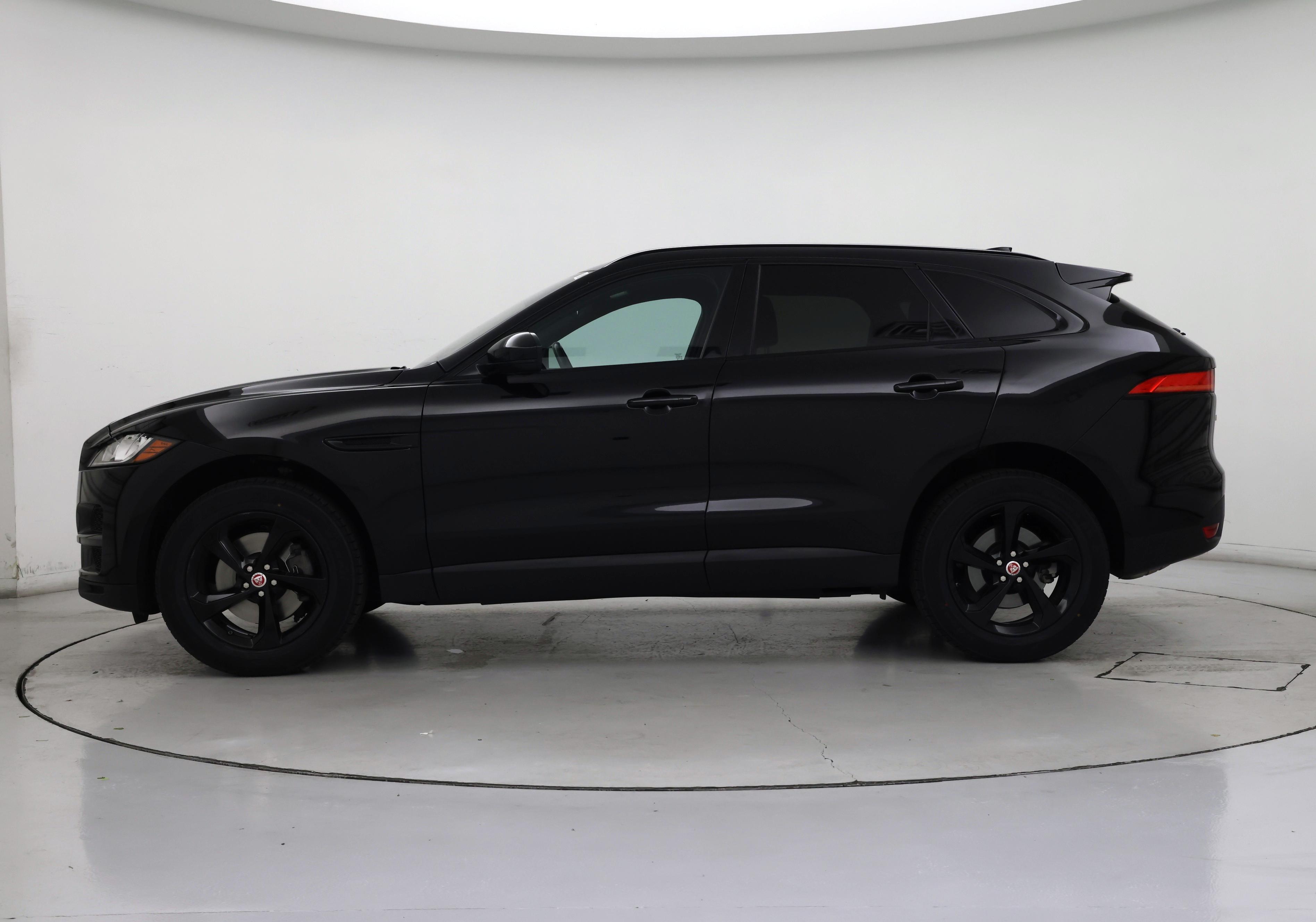 Thumbnail: 2017 Jaguar F-Pace - 3