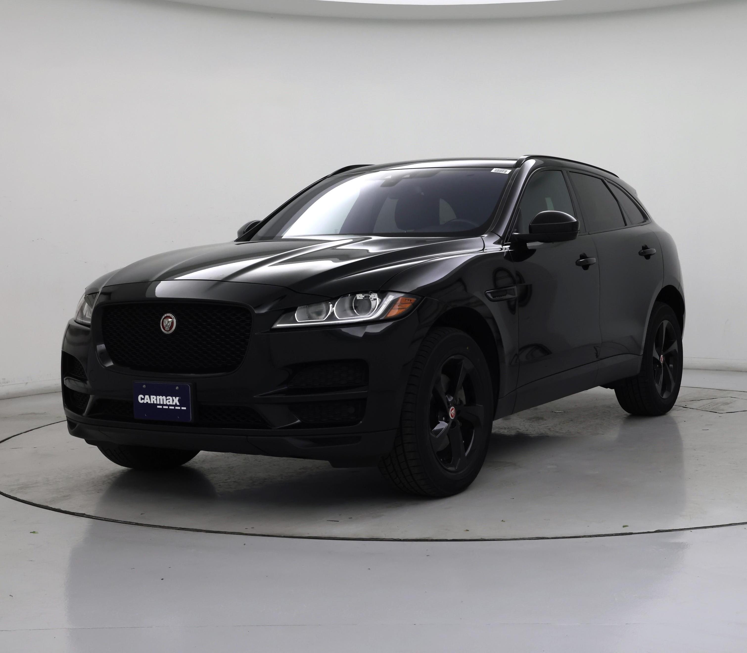 Thumbnail: 2017 Jaguar F-Pace - 4