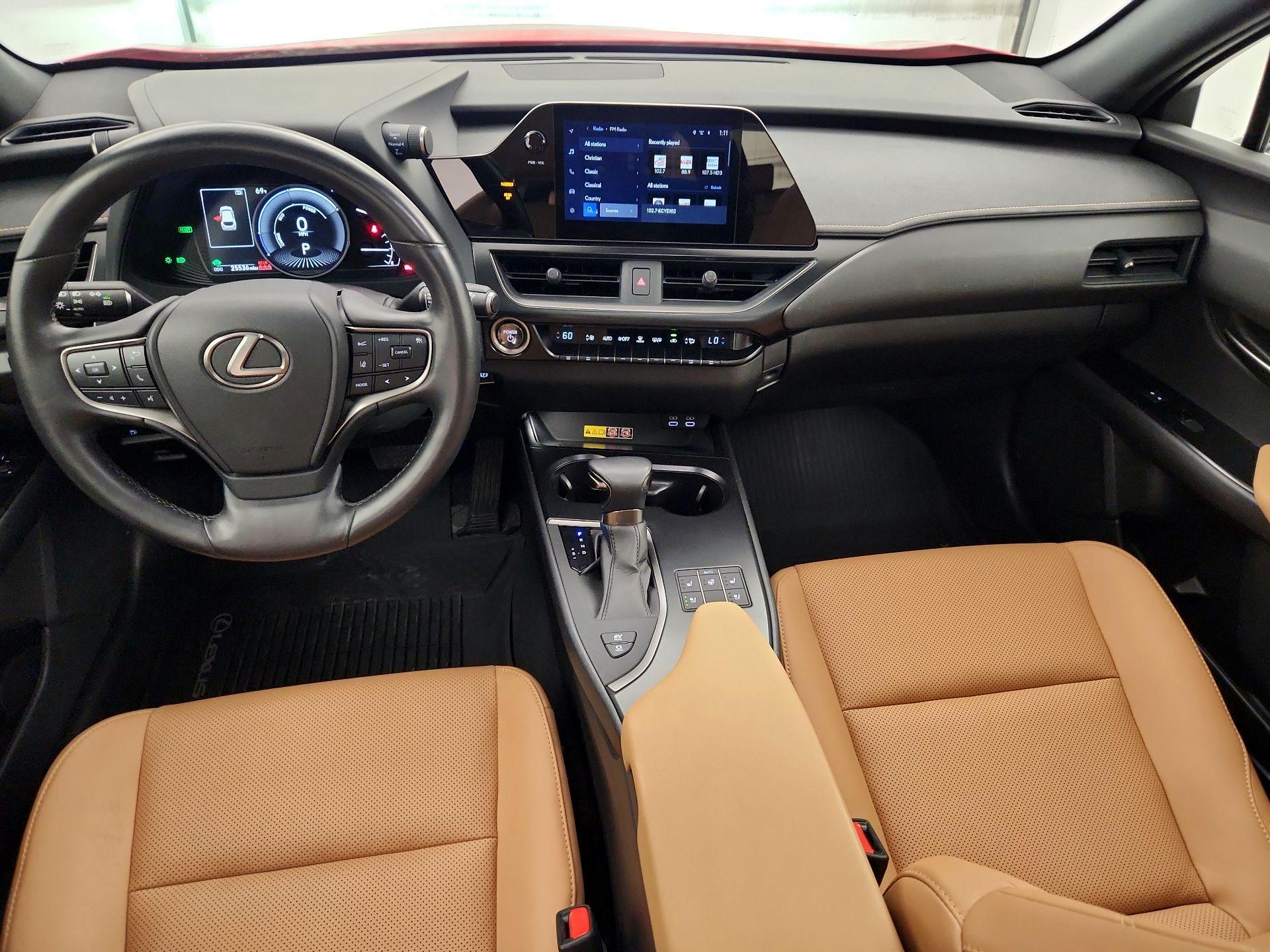Thumbnail: 2023 Lexus UX - 9