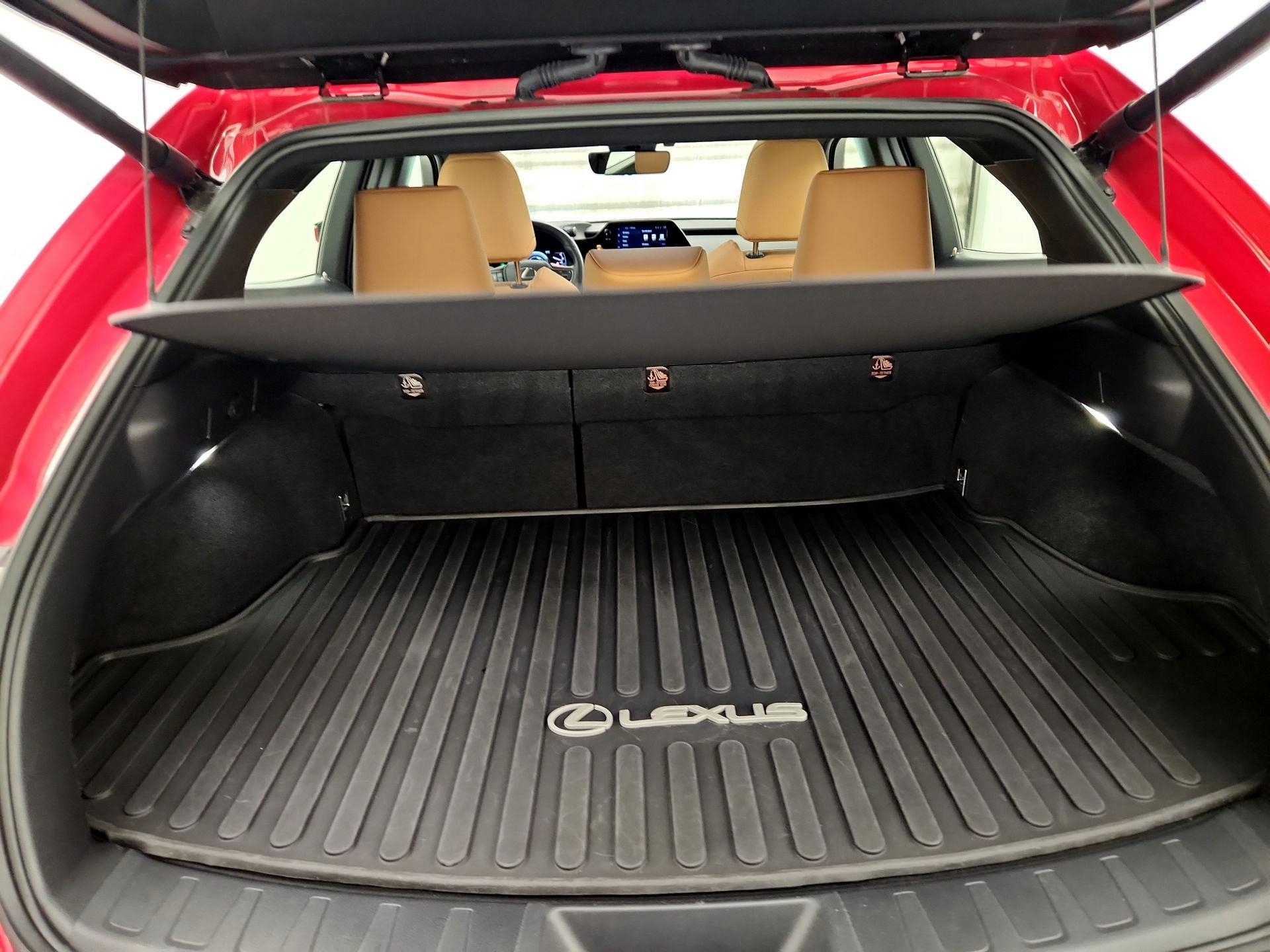 Thumbnail: 2023 Lexus UX - 20