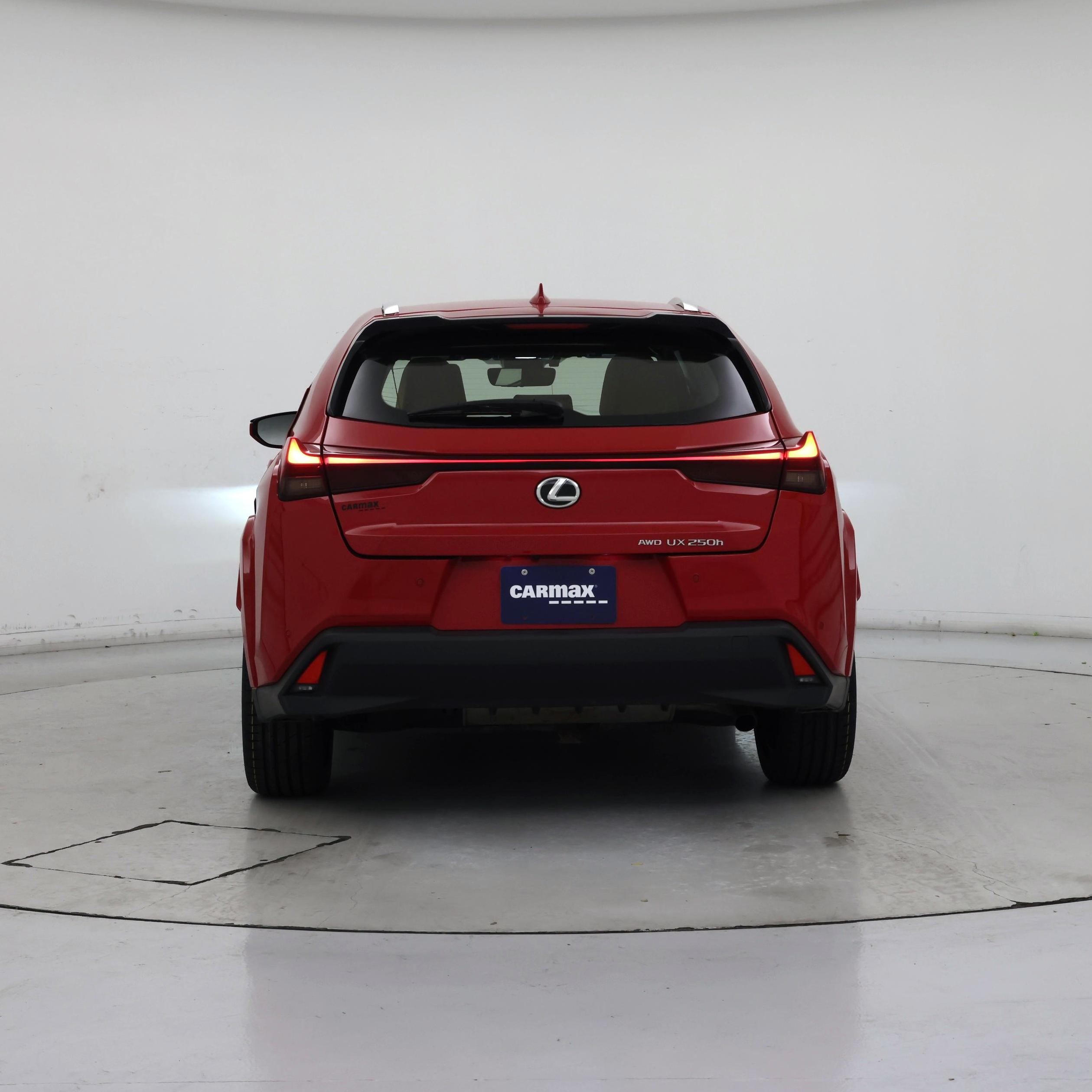 Thumbnail: 2023 Lexus UX - 6