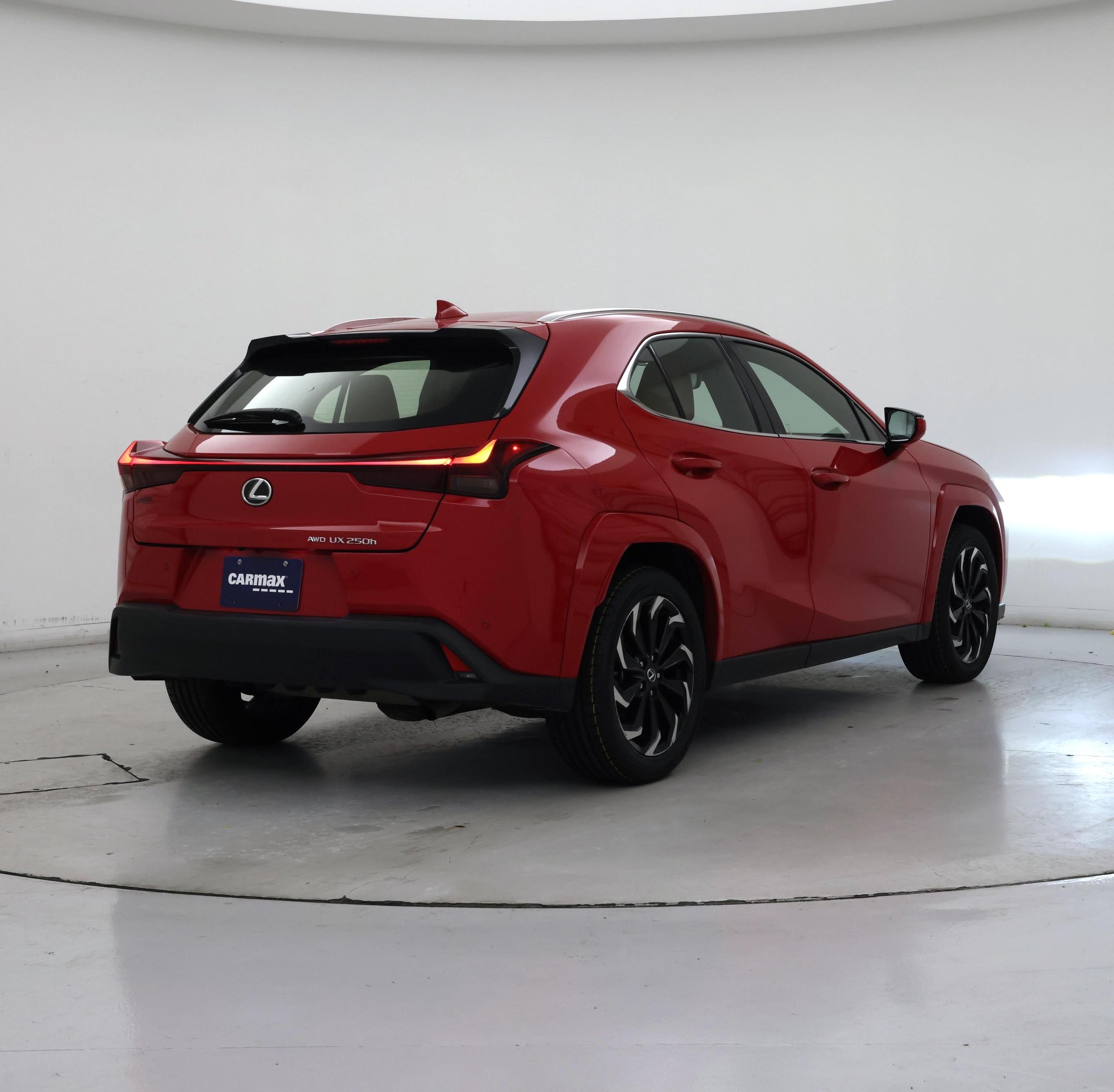 Thumbnail: 2023 Lexus UX - 8