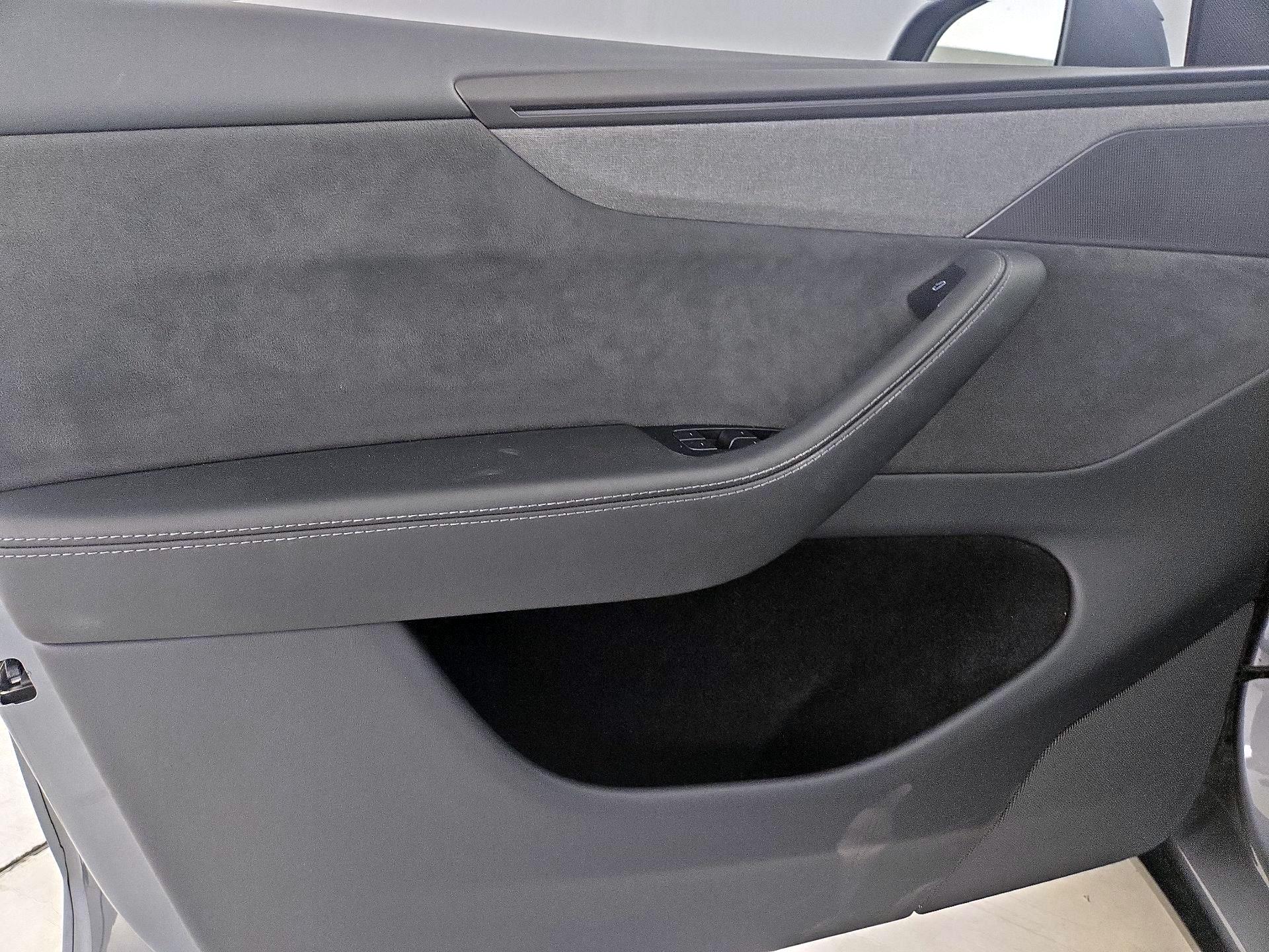 Thumbnail: 2026 Tesla Model Y - 12
