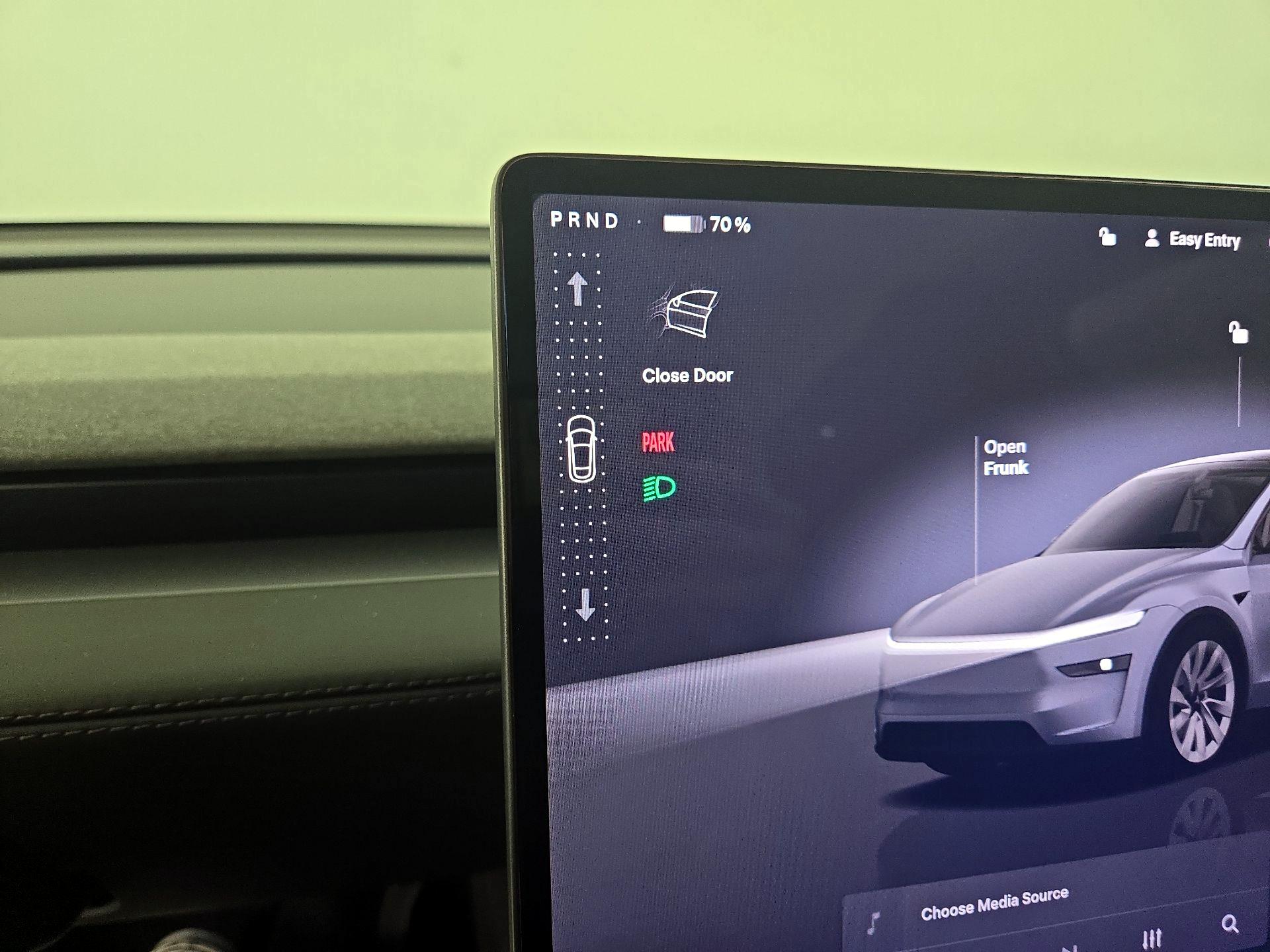 Thumbnail: 2026 Tesla Model Y - 17