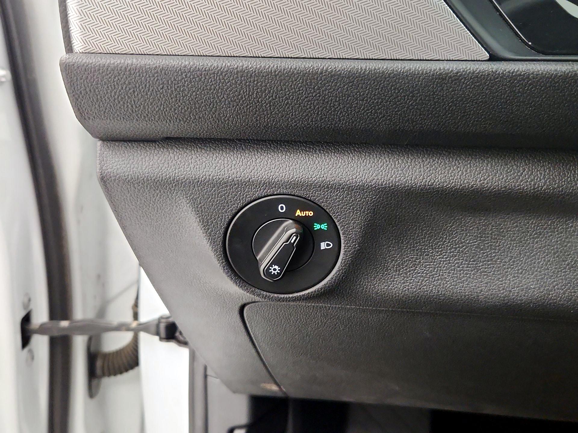 Thumbnail: 2019 Volkswagen Jetta - 13