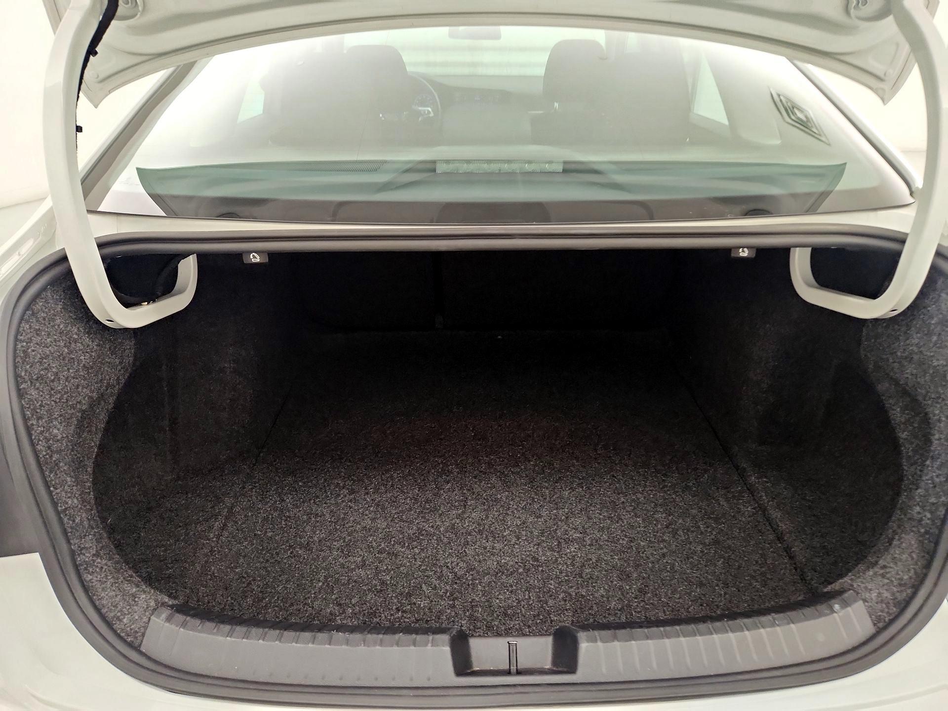 Thumbnail: 2019 Volkswagen Jetta - 20