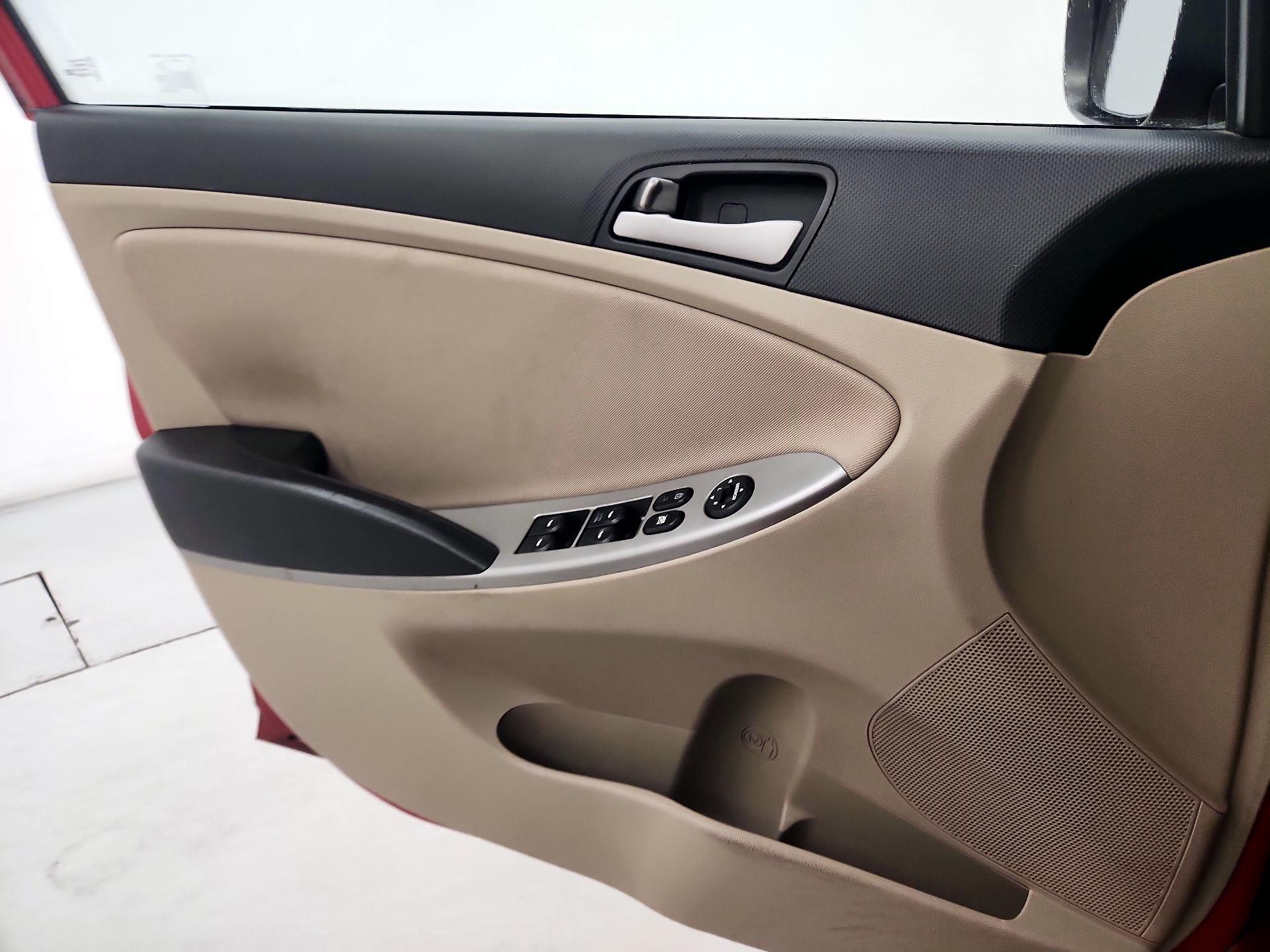 Thumbnail: 2016 Hyundai Accent - 12