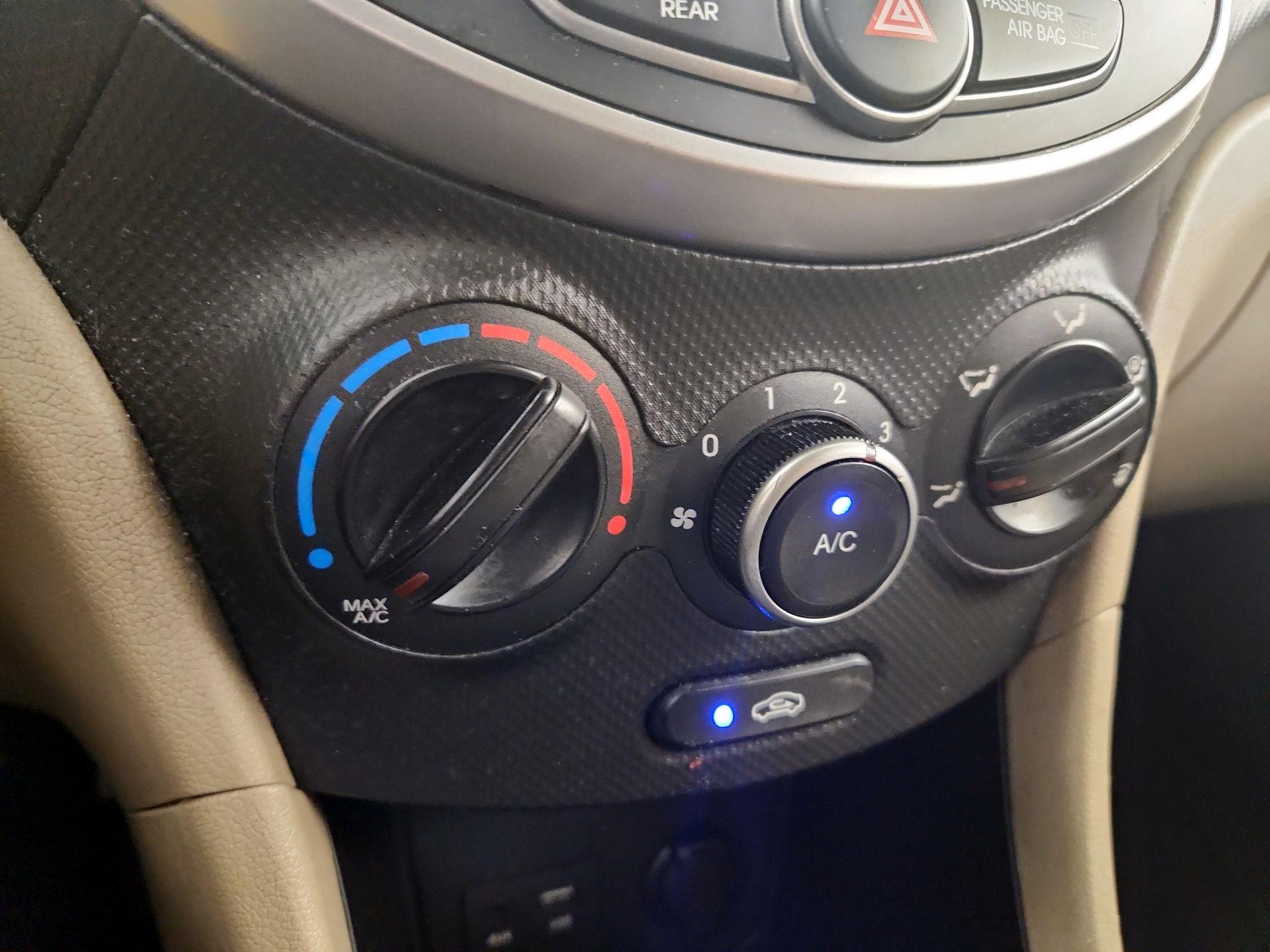 Thumbnail: 2016 Hyundai Accent - 15