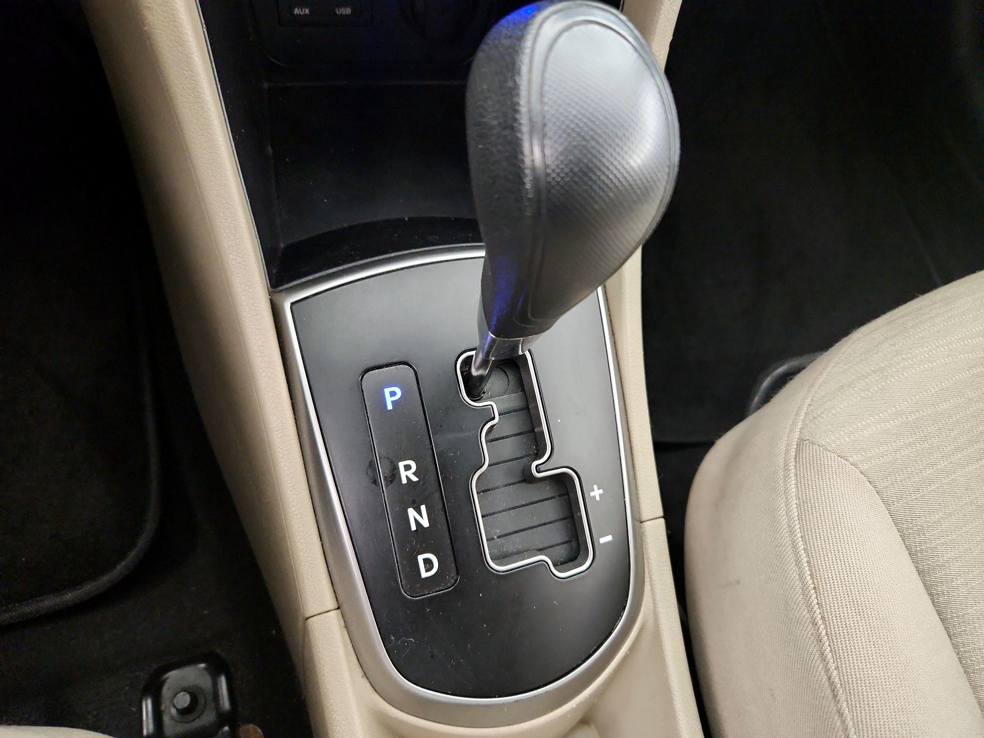 Thumbnail: 2016 Hyundai Accent - 16