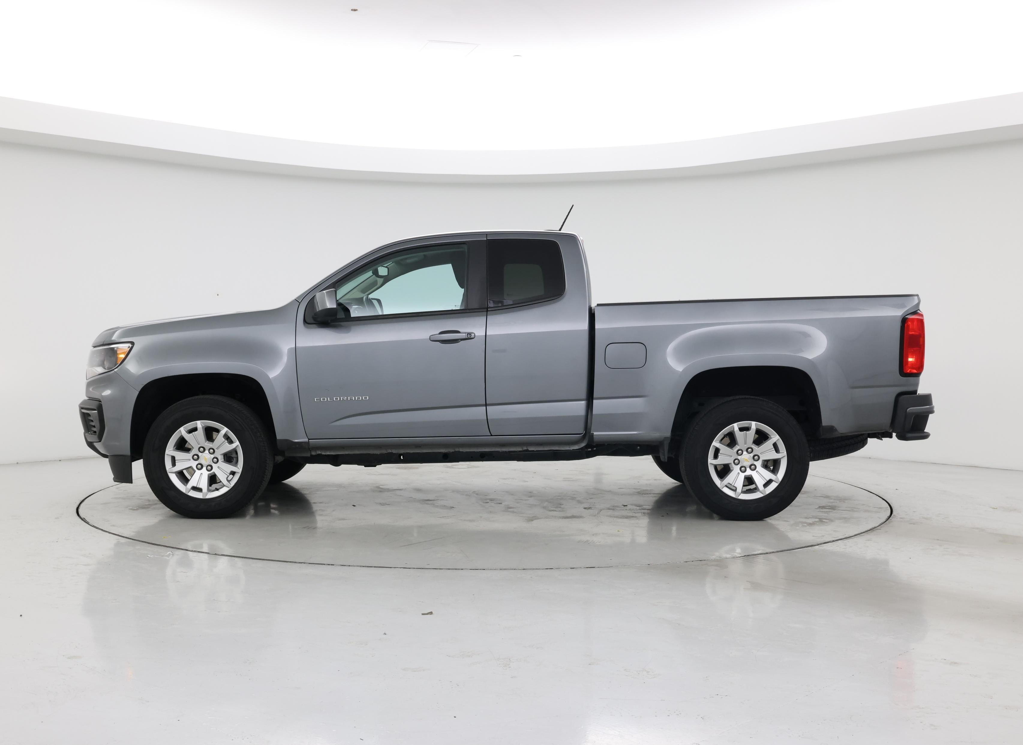Thumbnail: 2022 Chevrolet Colorado - 3