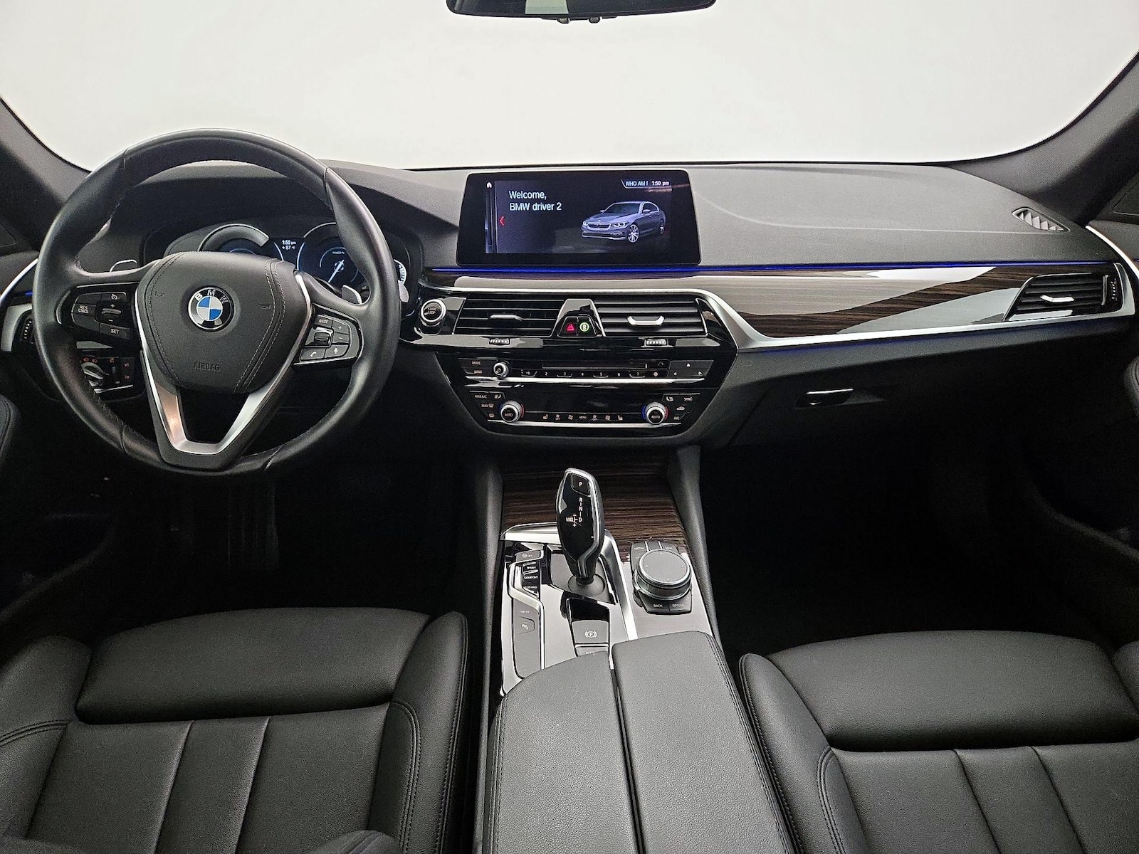 2019 BMW 5 Series 530e - Photo 10