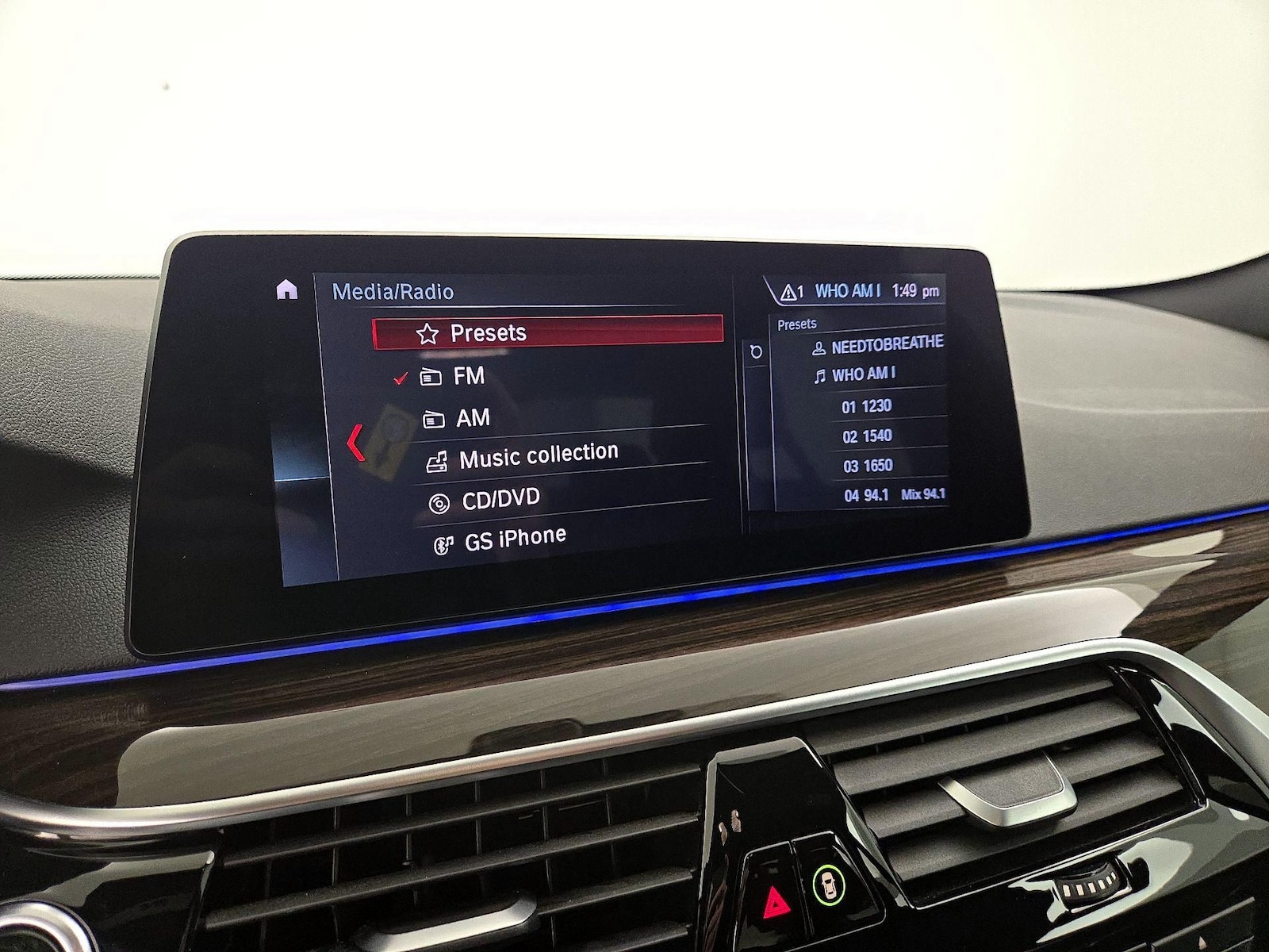 2019 BMW 5 Series 530e - Photo 17