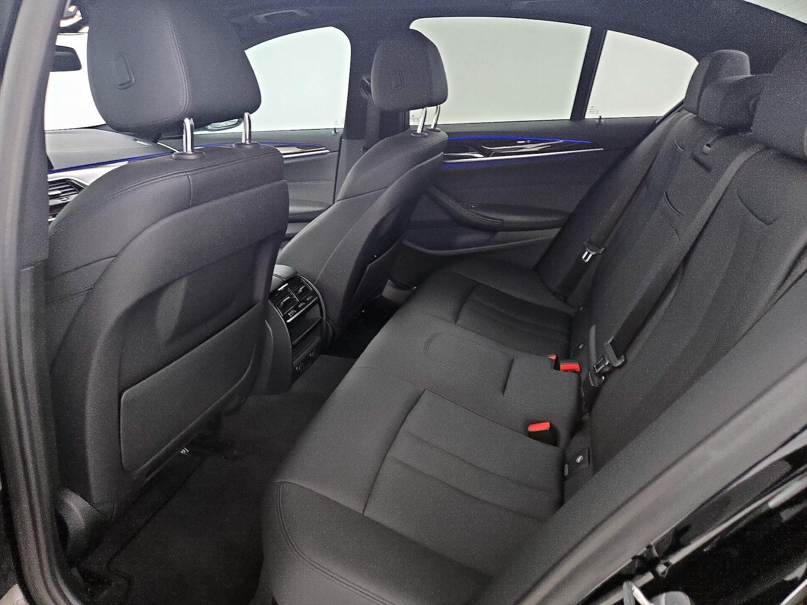 2019 BMW 5 Series 530e - Photo 22