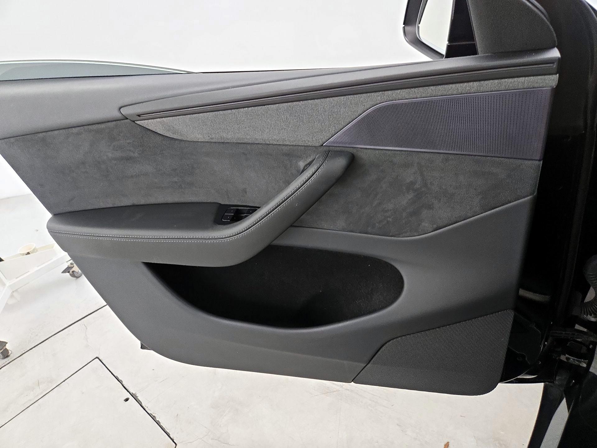 Thumbnail: 2026 Tesla Model Y - 12