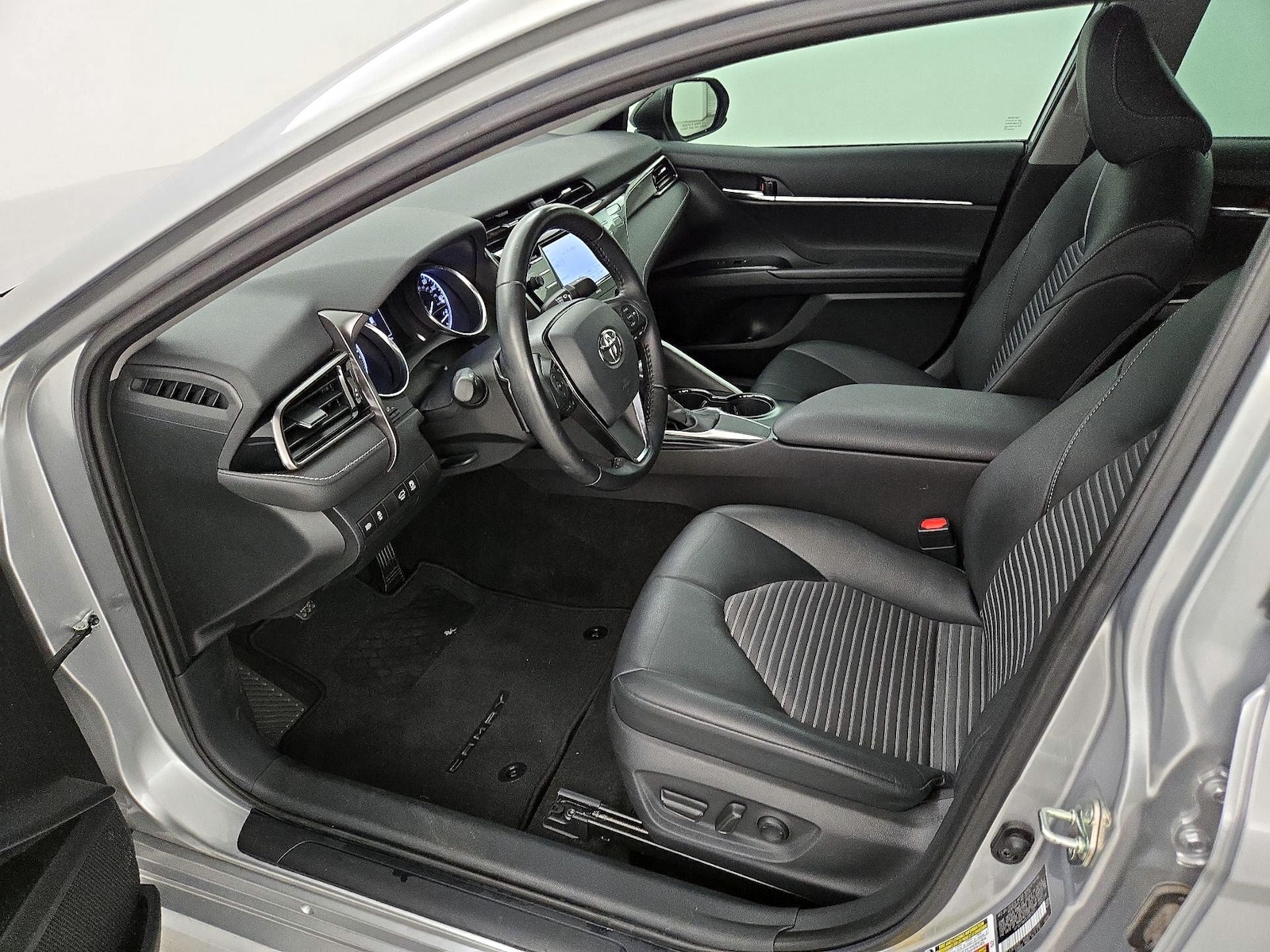 2020 Toyota Camry SE Nightshade - Photo 12