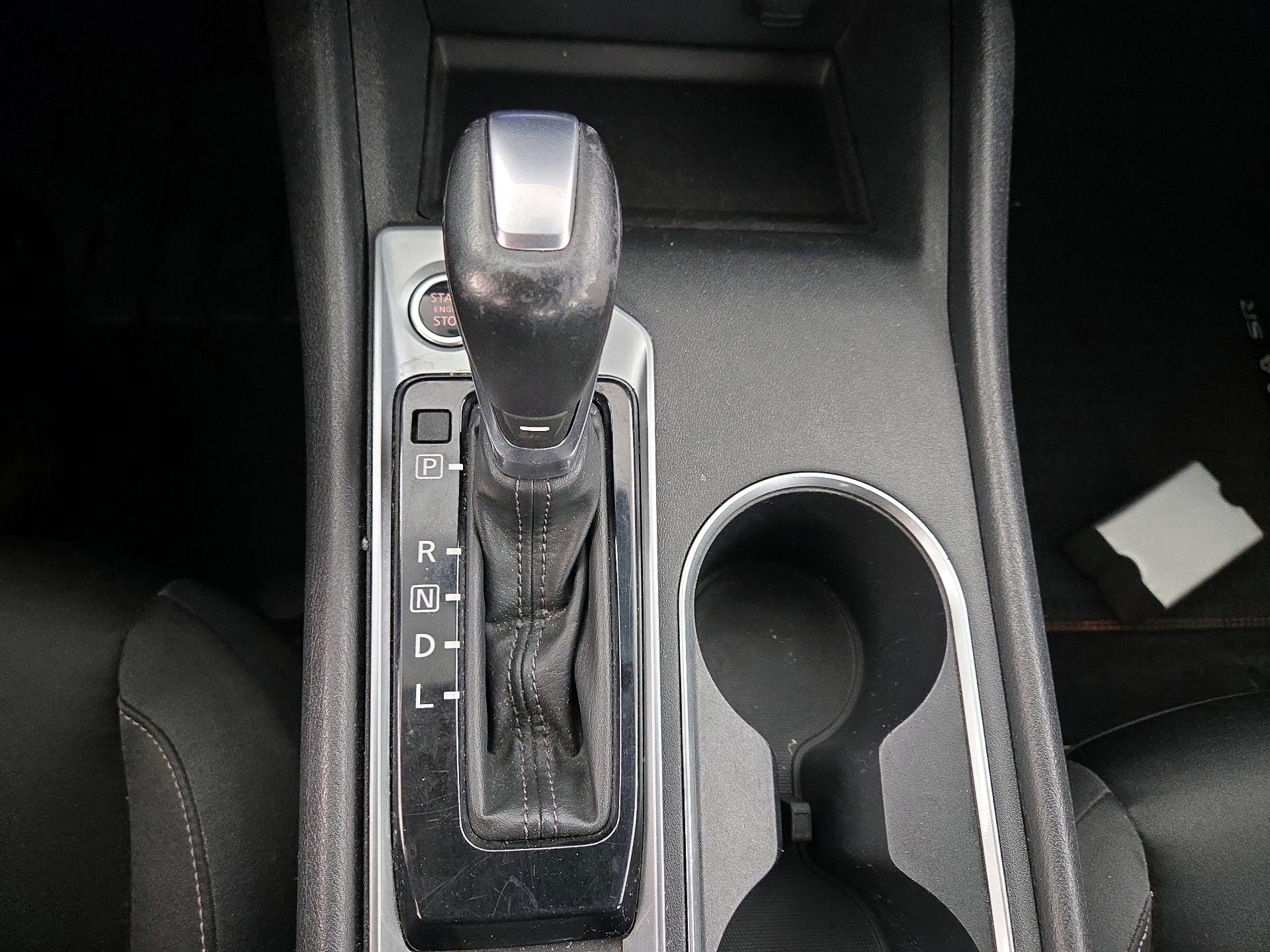 Thumbnail: 2019 Nissan Altima - 17