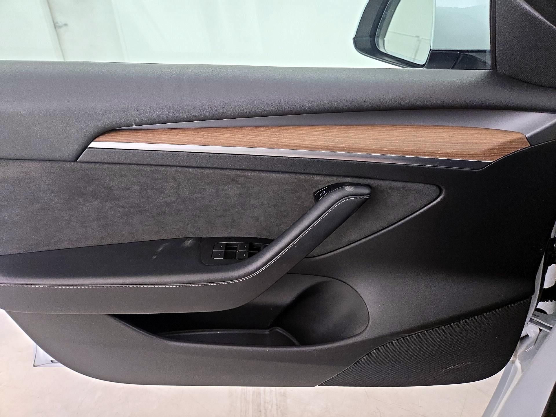Thumbnail: 2022 Tesla Model 3 - 12