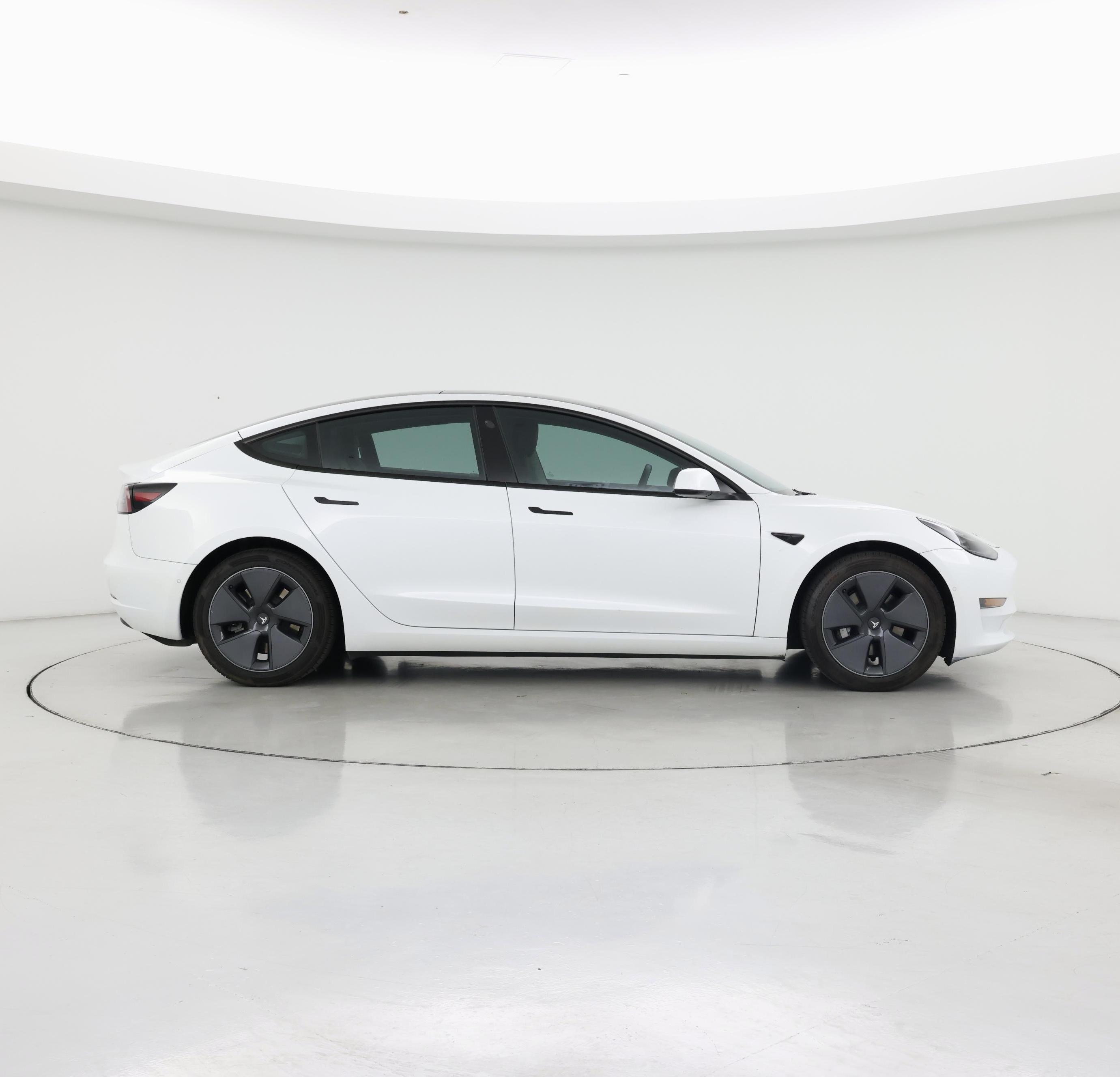 Thumbnail: 2022 Tesla Model 3 - 7