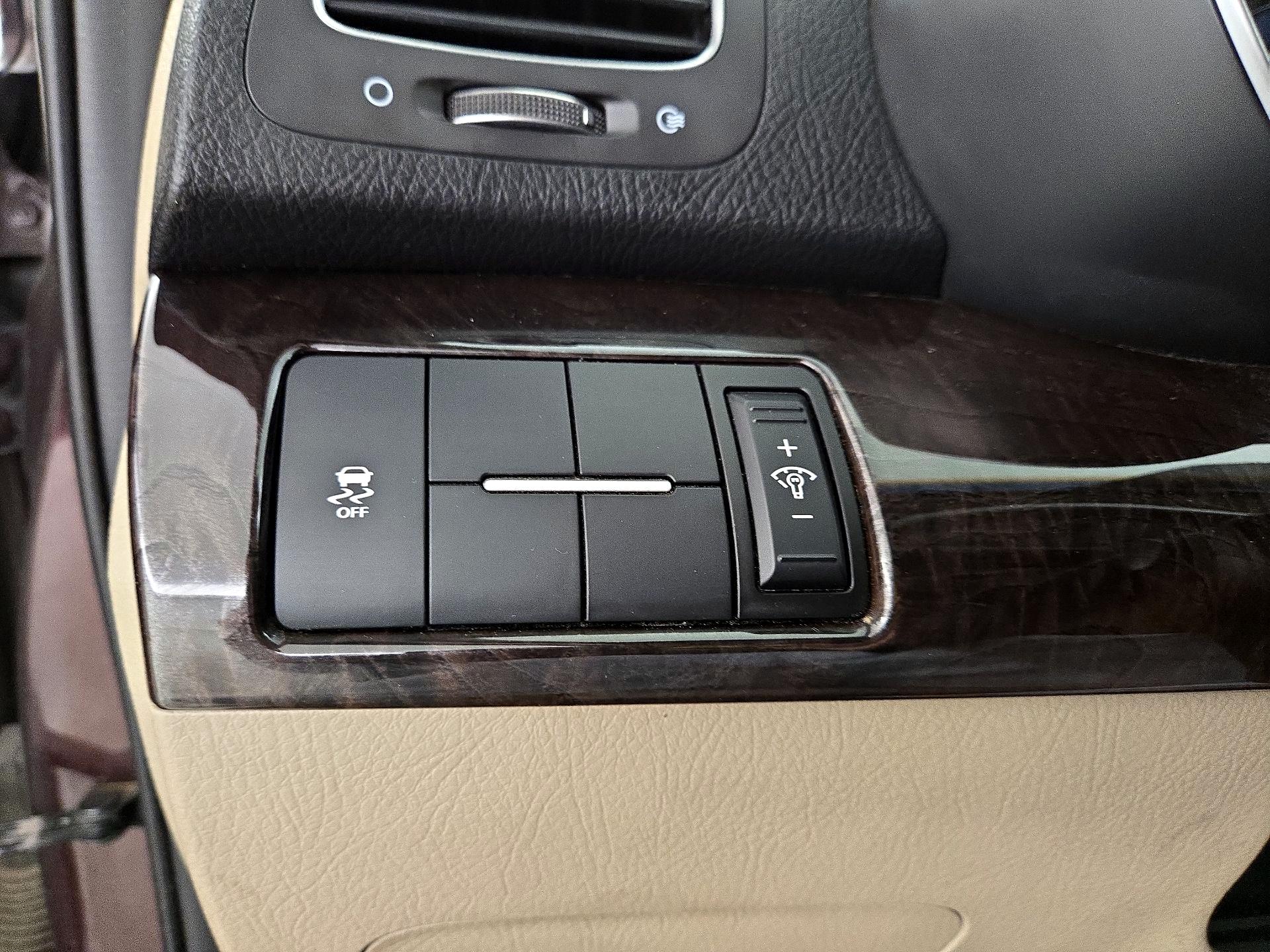 Thumbnail: 2014 Kia Sorento - 13