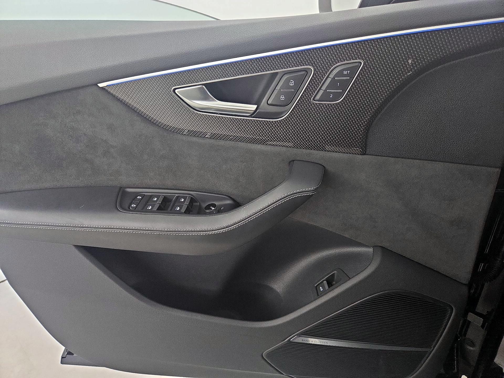 Thumbnail: 2021 Audi SQ8 - 12