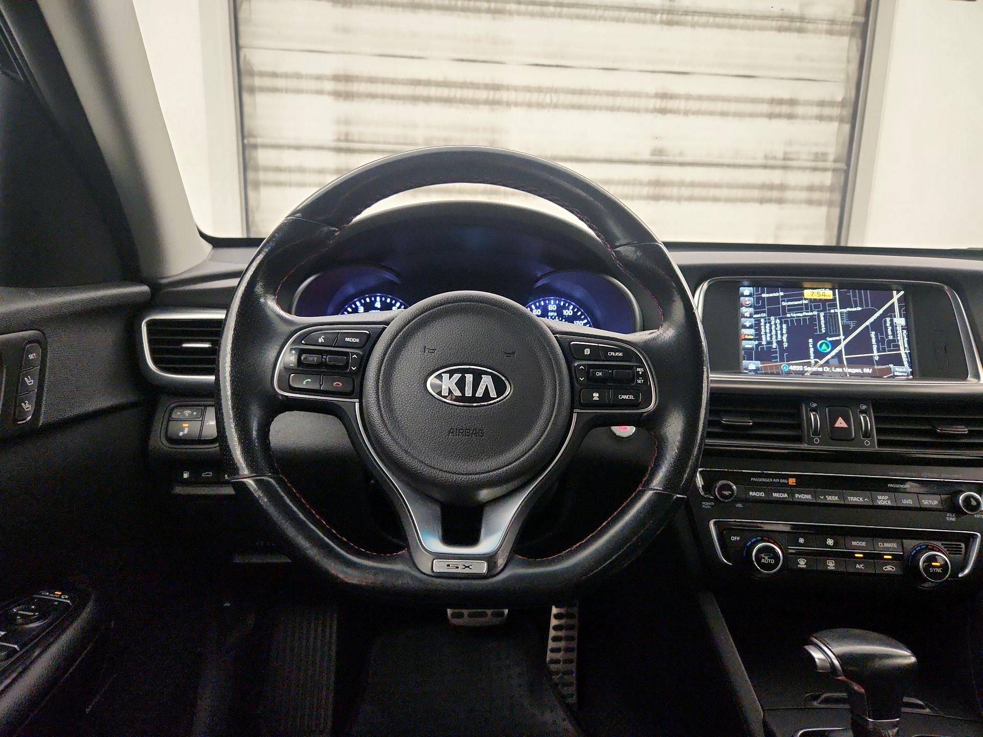 Thumbnail: 2016 Kia Optima - 10