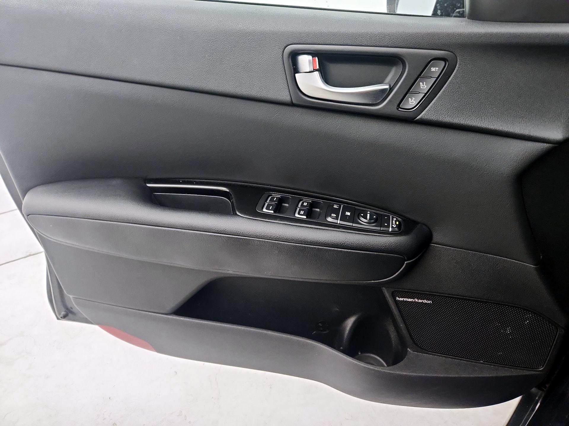 Thumbnail: 2016 Kia Optima - 12